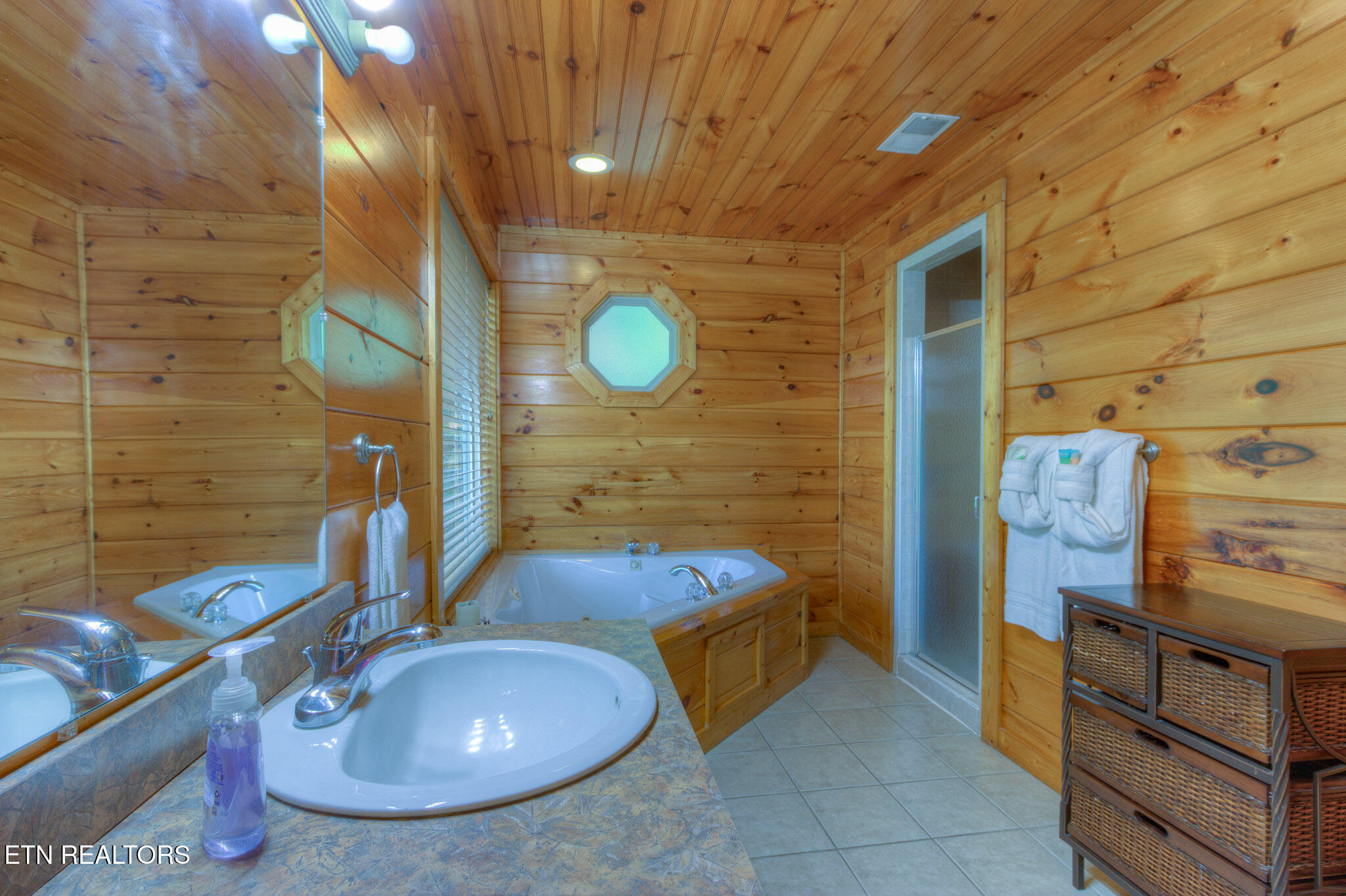 3810 Old Mountain Road Sevierville TN 37876