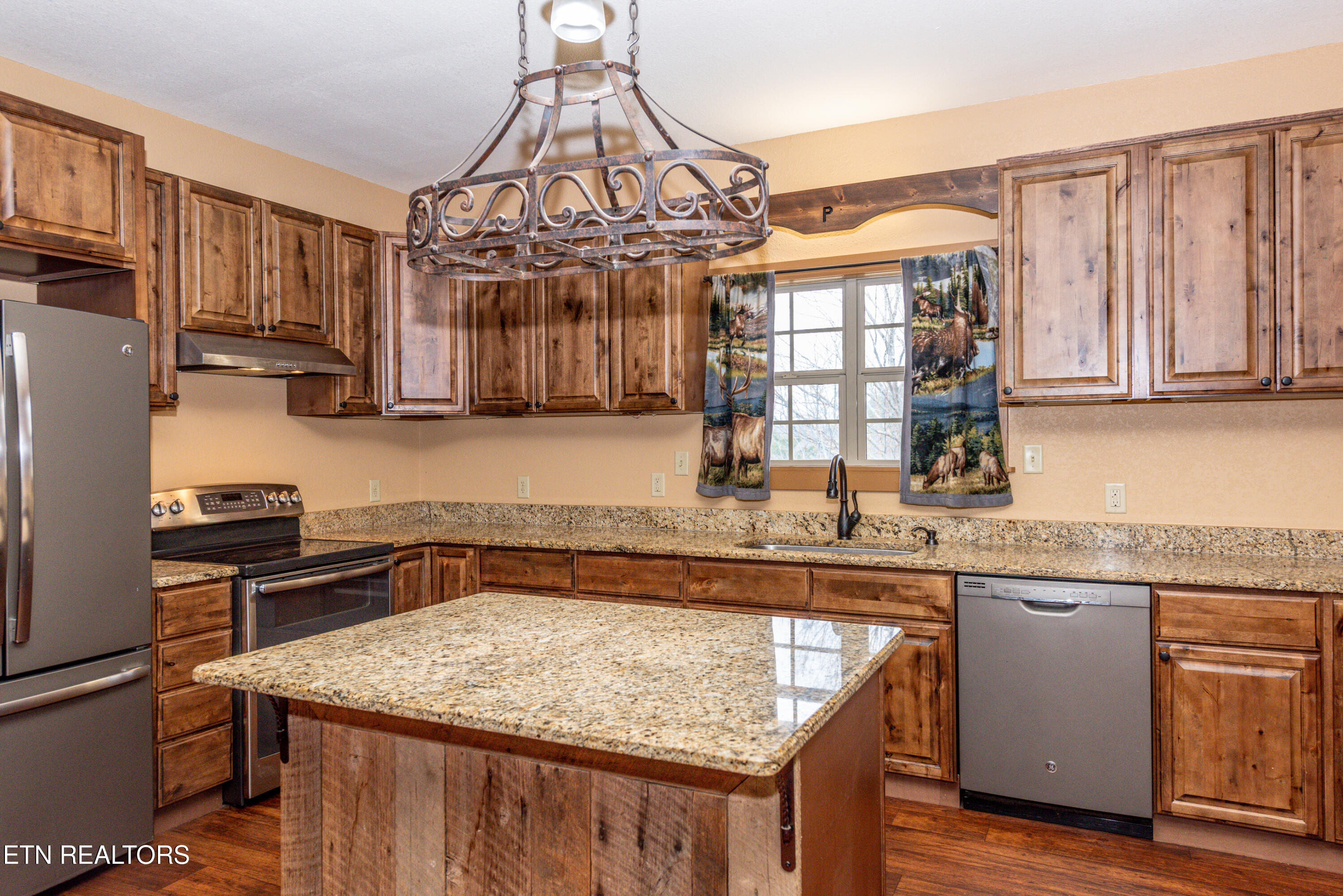 1658 Old Chilhowee Road Seymour TN 37865