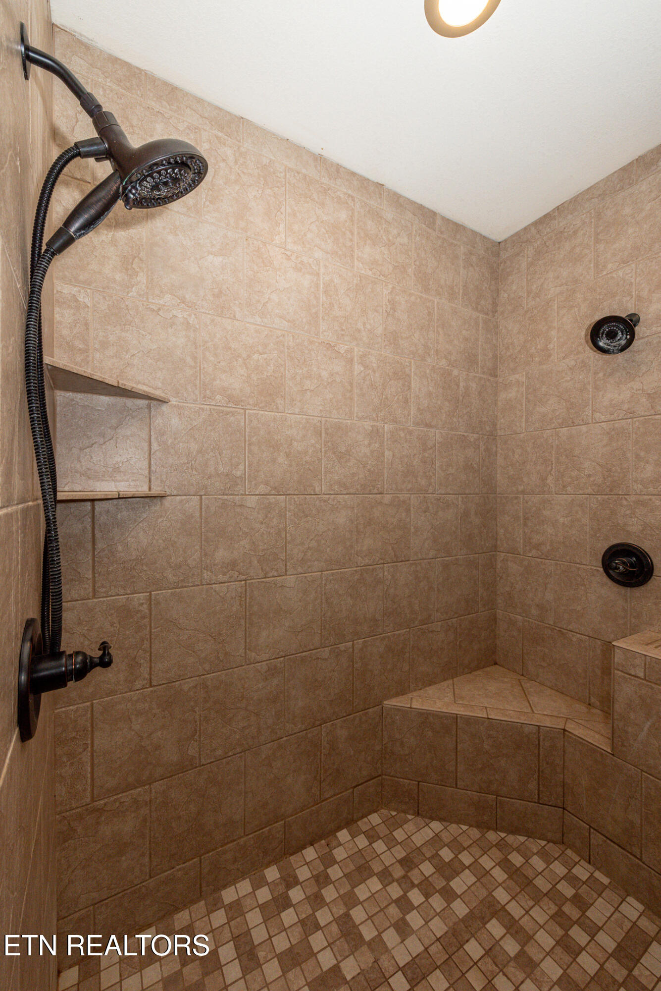 1658 Old Chilhowee Road Seymour TN 37865