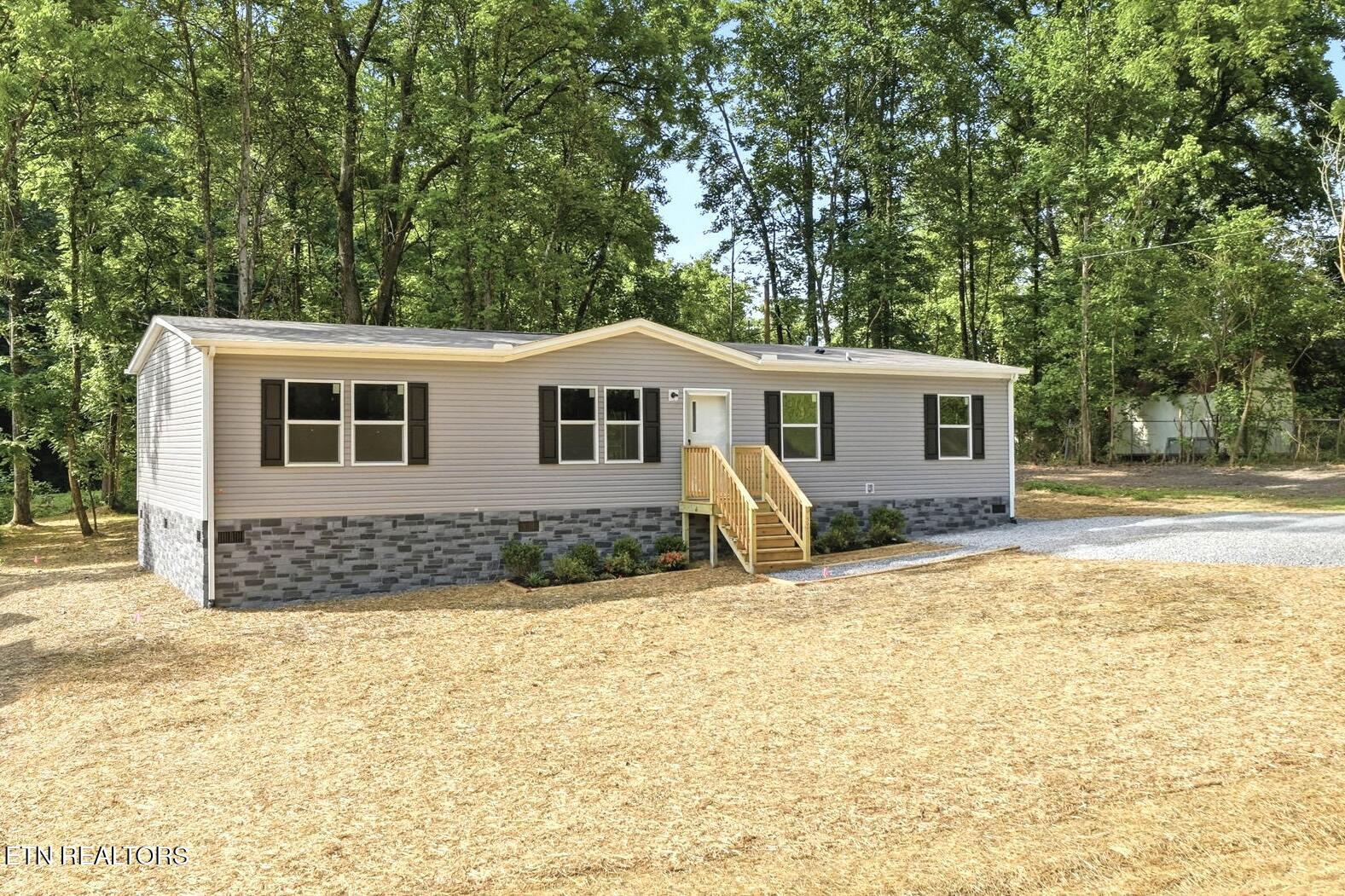 687 Hen Valley Road Oliver Springs TN 37840