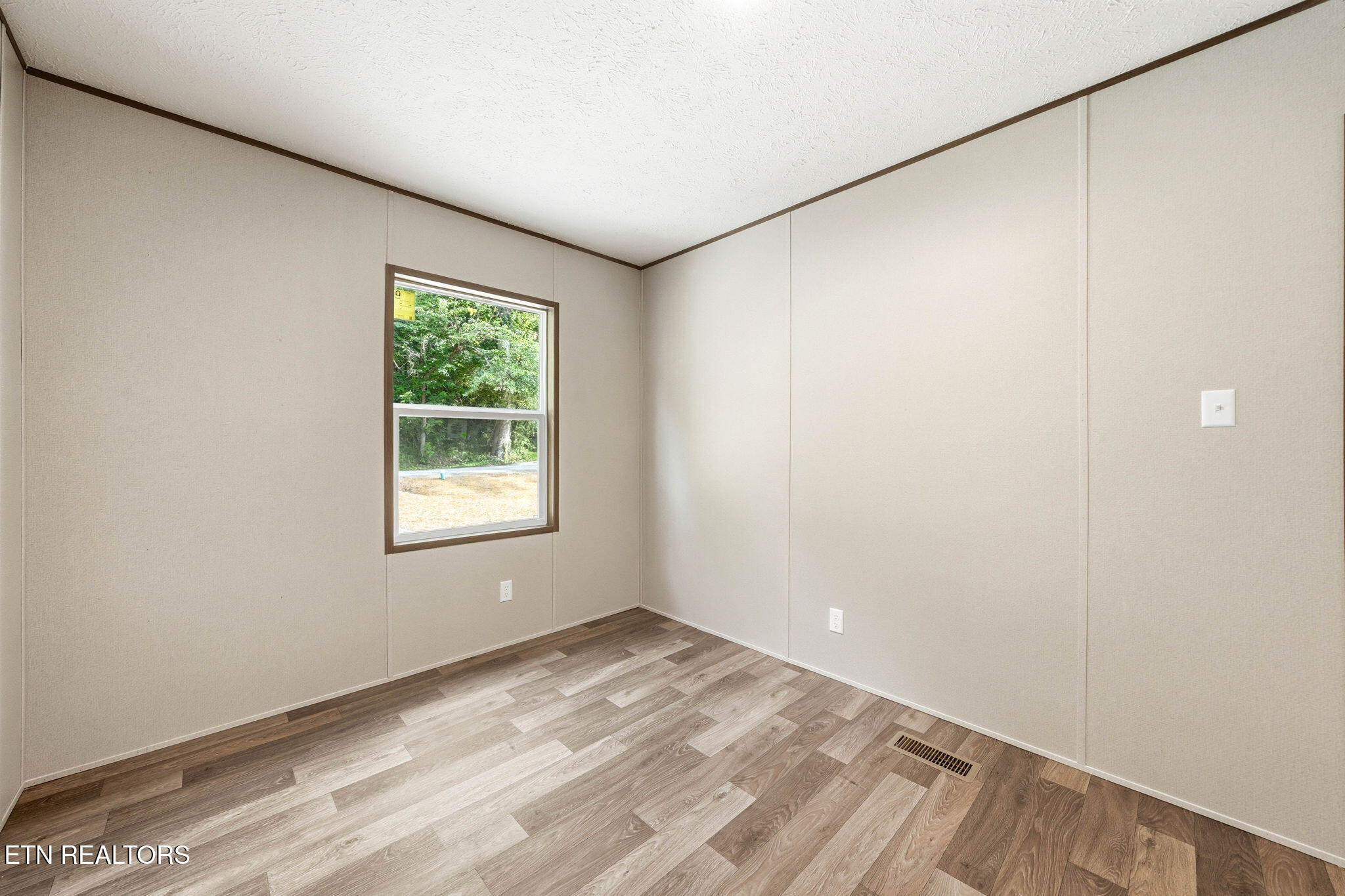 687 Hen Valley Road Oliver Springs TN 37840