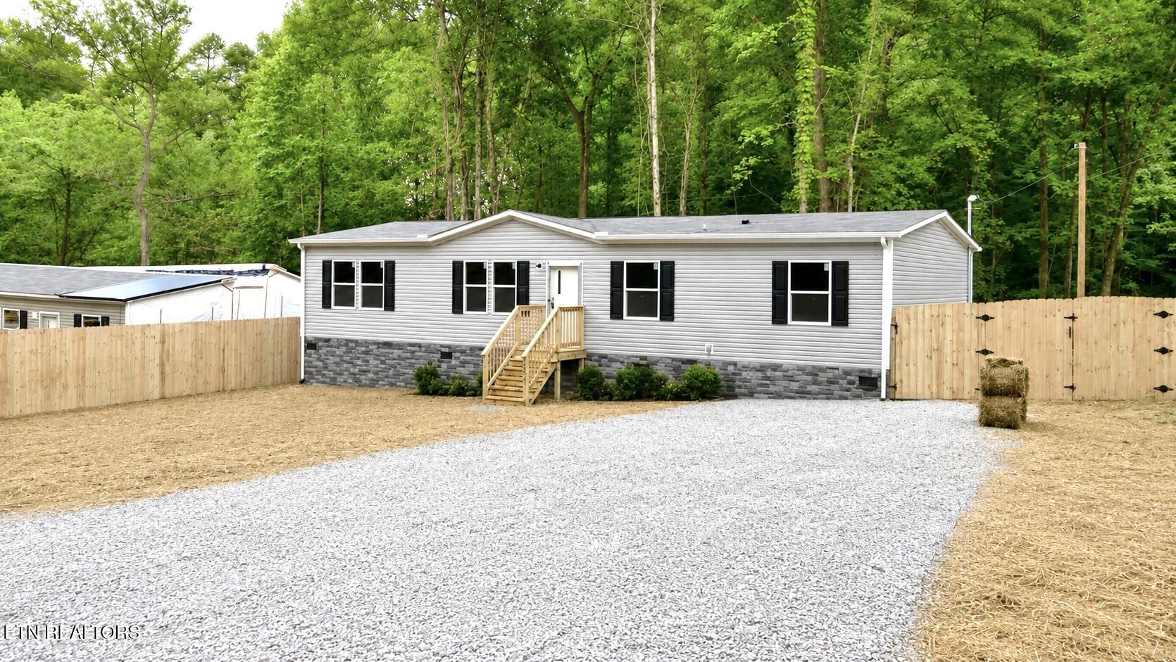 687 Hen Valley Road Oliver Springs TN 37840