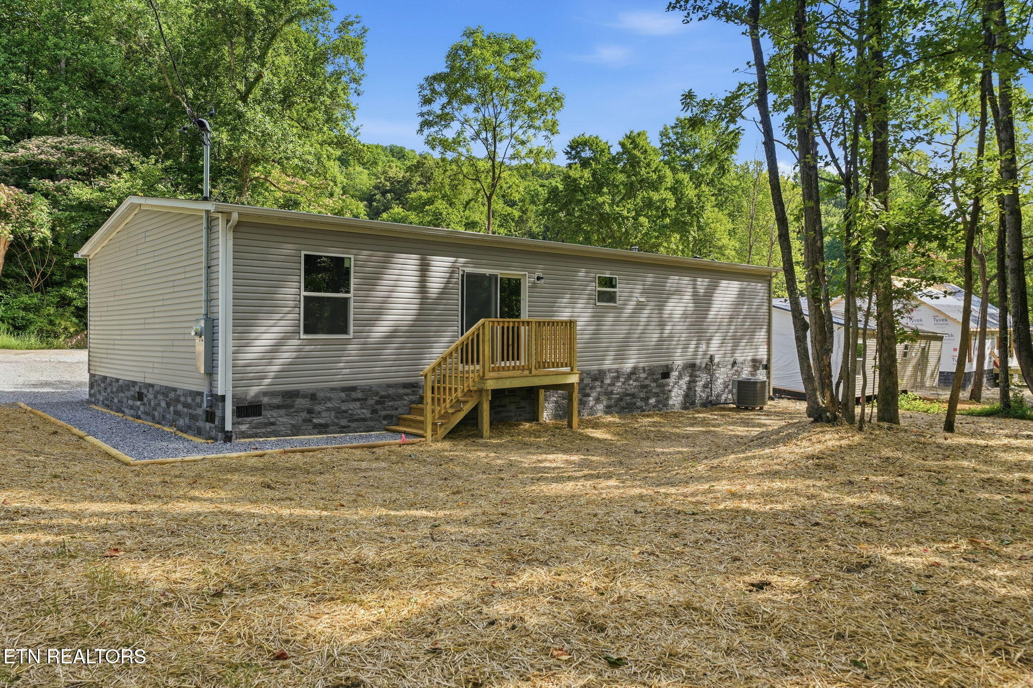 687 Hen Valley Road Oliver Springs TN 37840