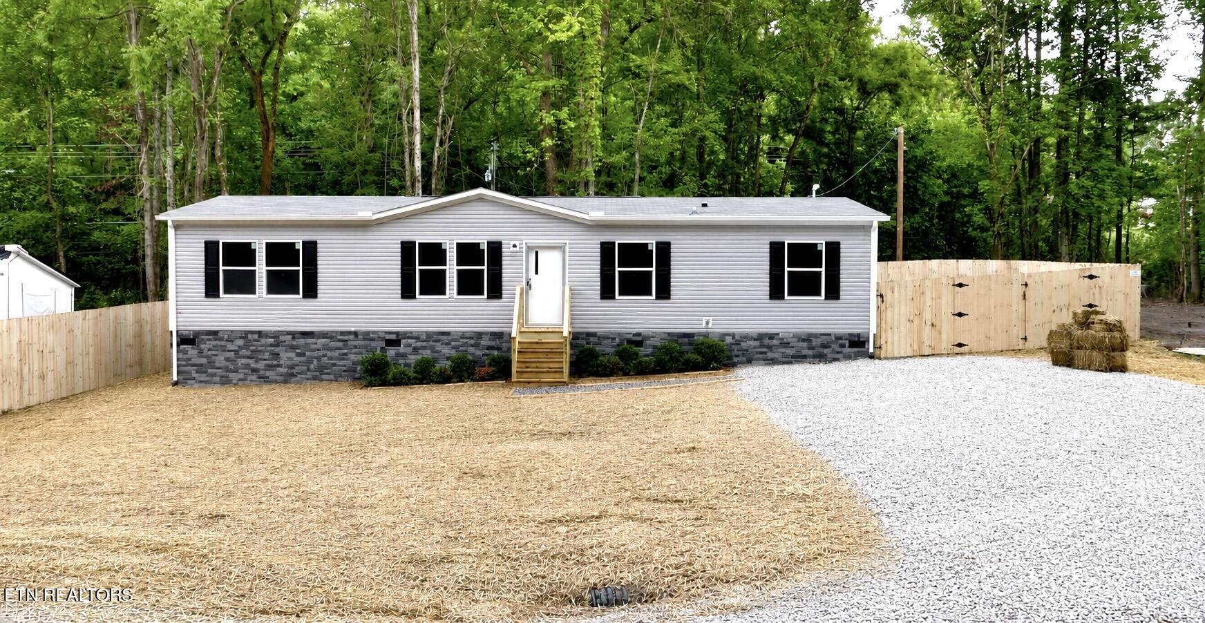 687 Hen Valley Road Oliver Springs TN 37840