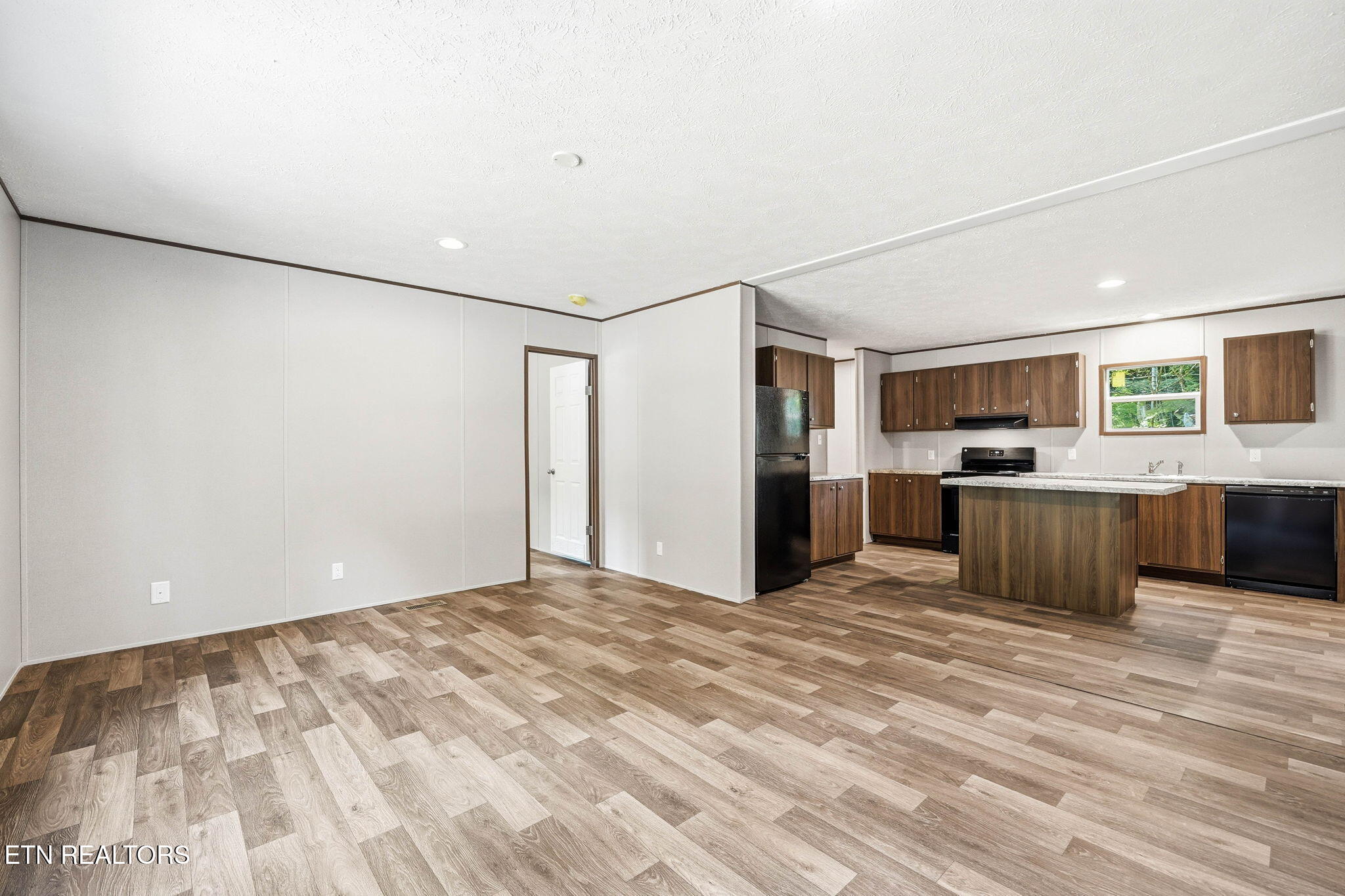 687 Hen Valley Road Oliver Springs TN 37840