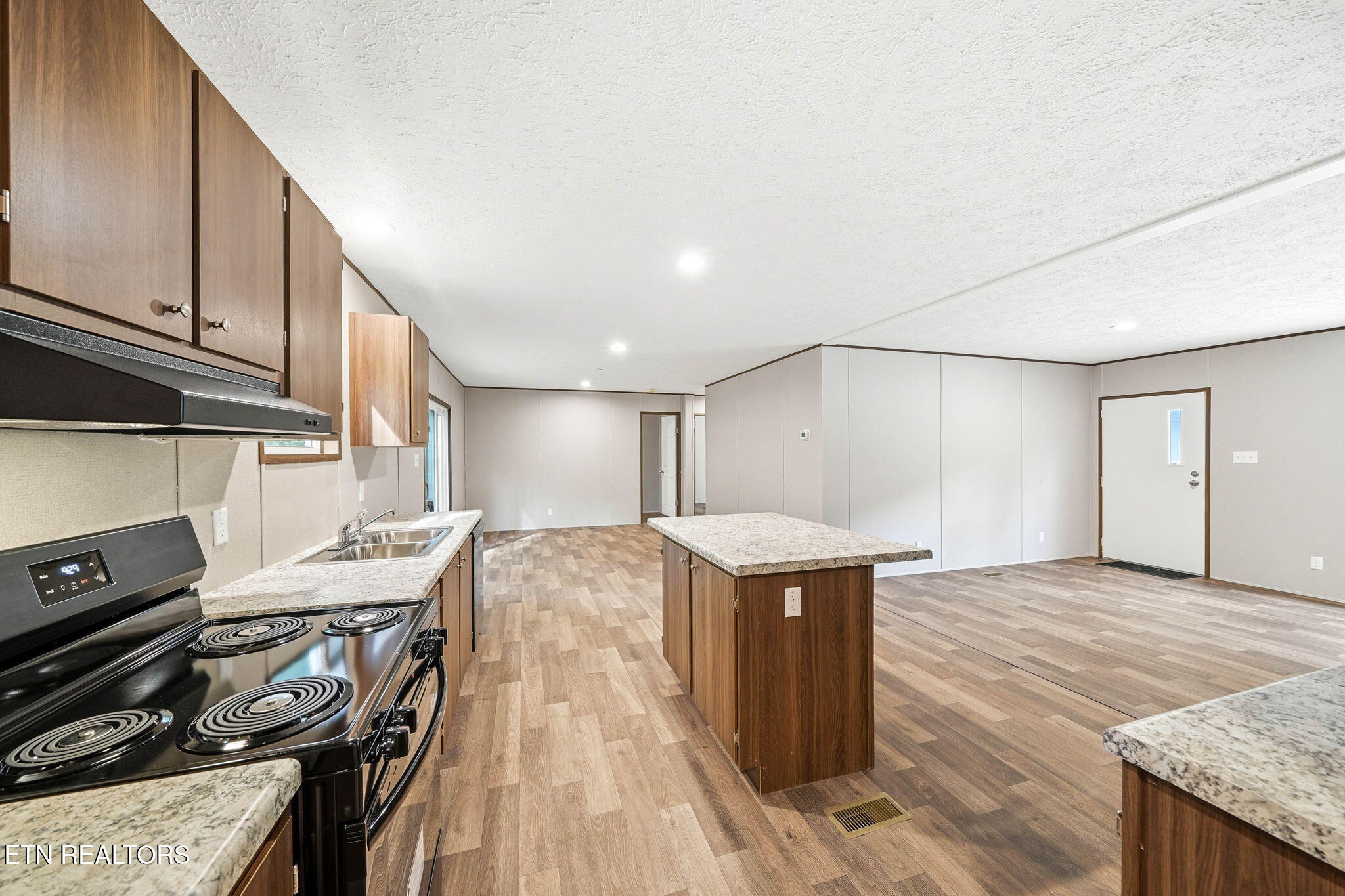 687 Hen Valley Road Oliver Springs TN 37840