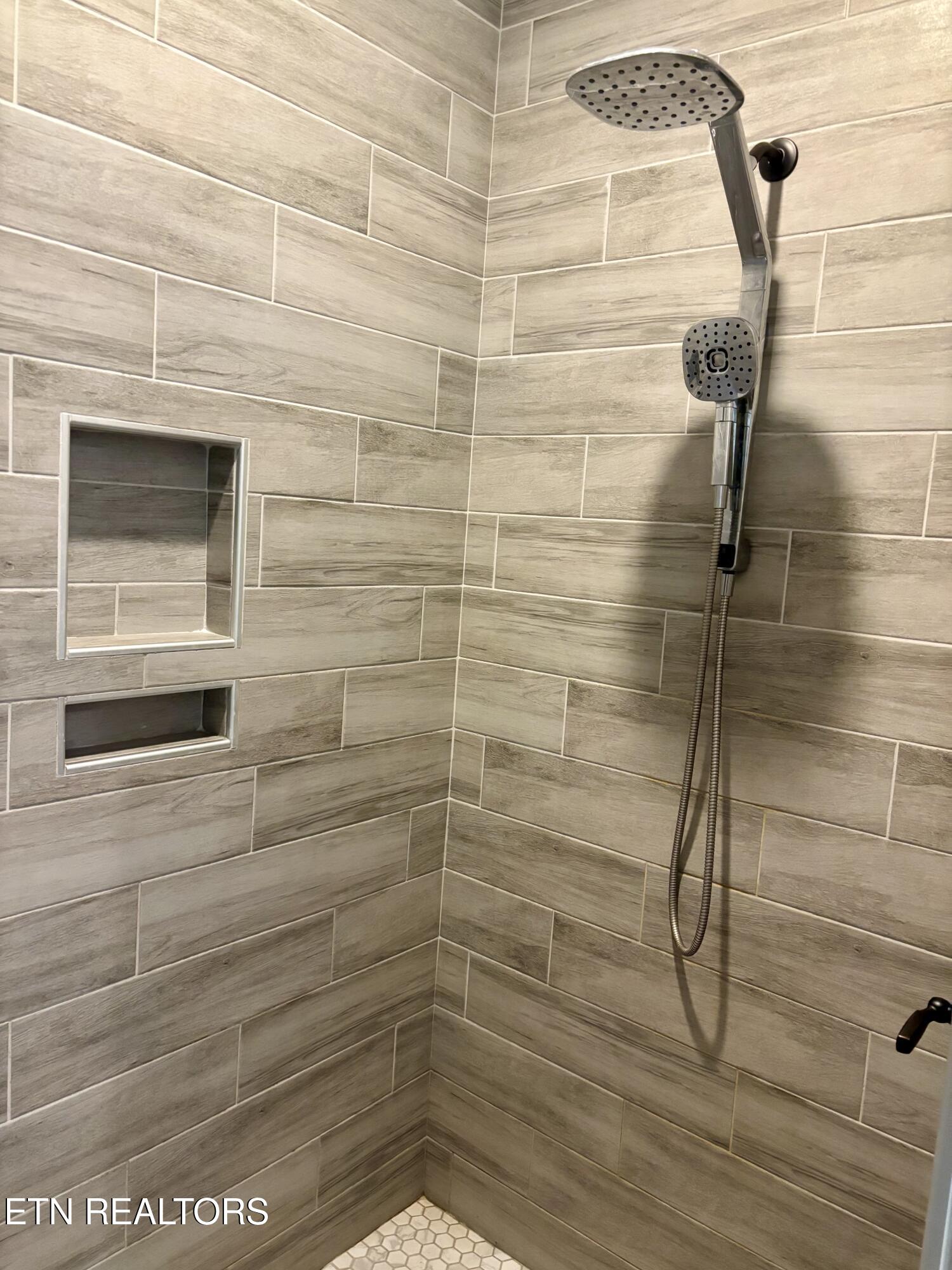 329 Branch Lane Clinton TN 37716