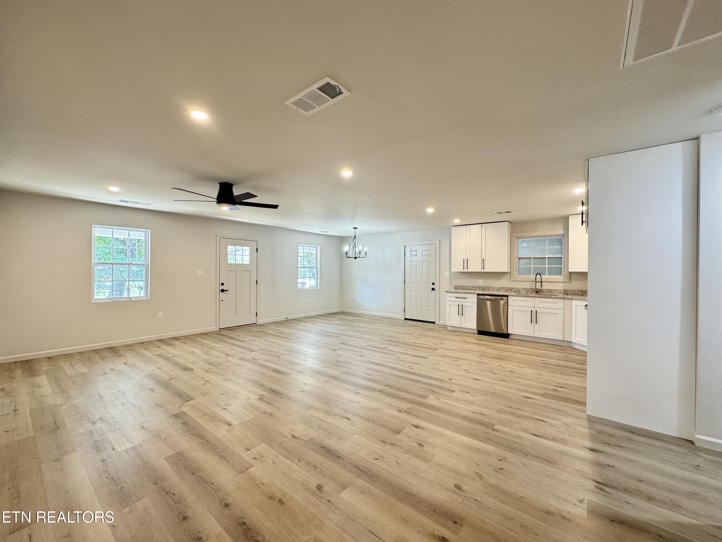 720 Sleepy Hollow Road Oliver Springs TN 37840