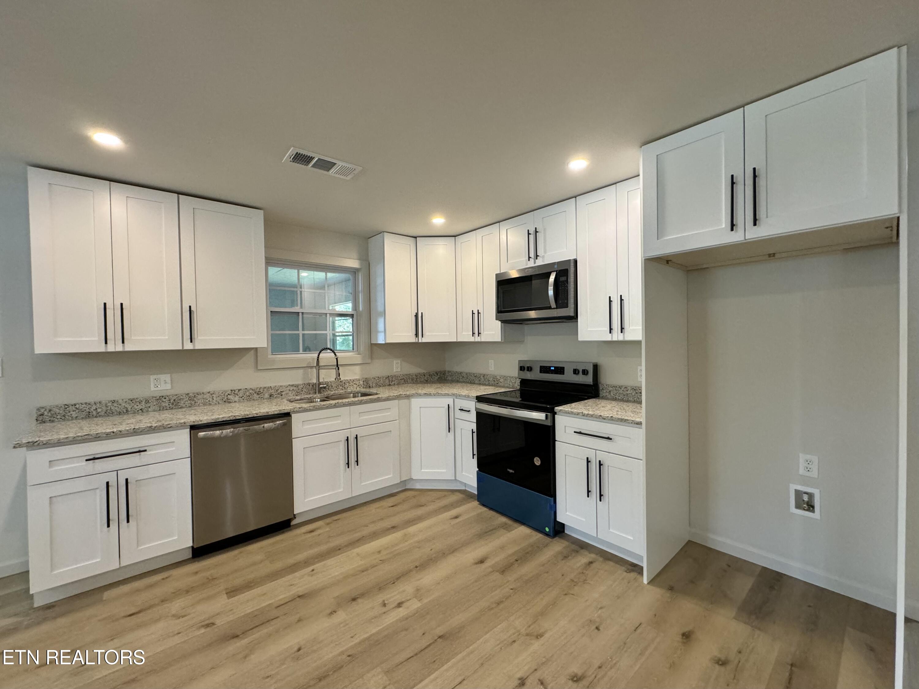 720 Sleepy Hollow Road Oliver Springs TN 37840