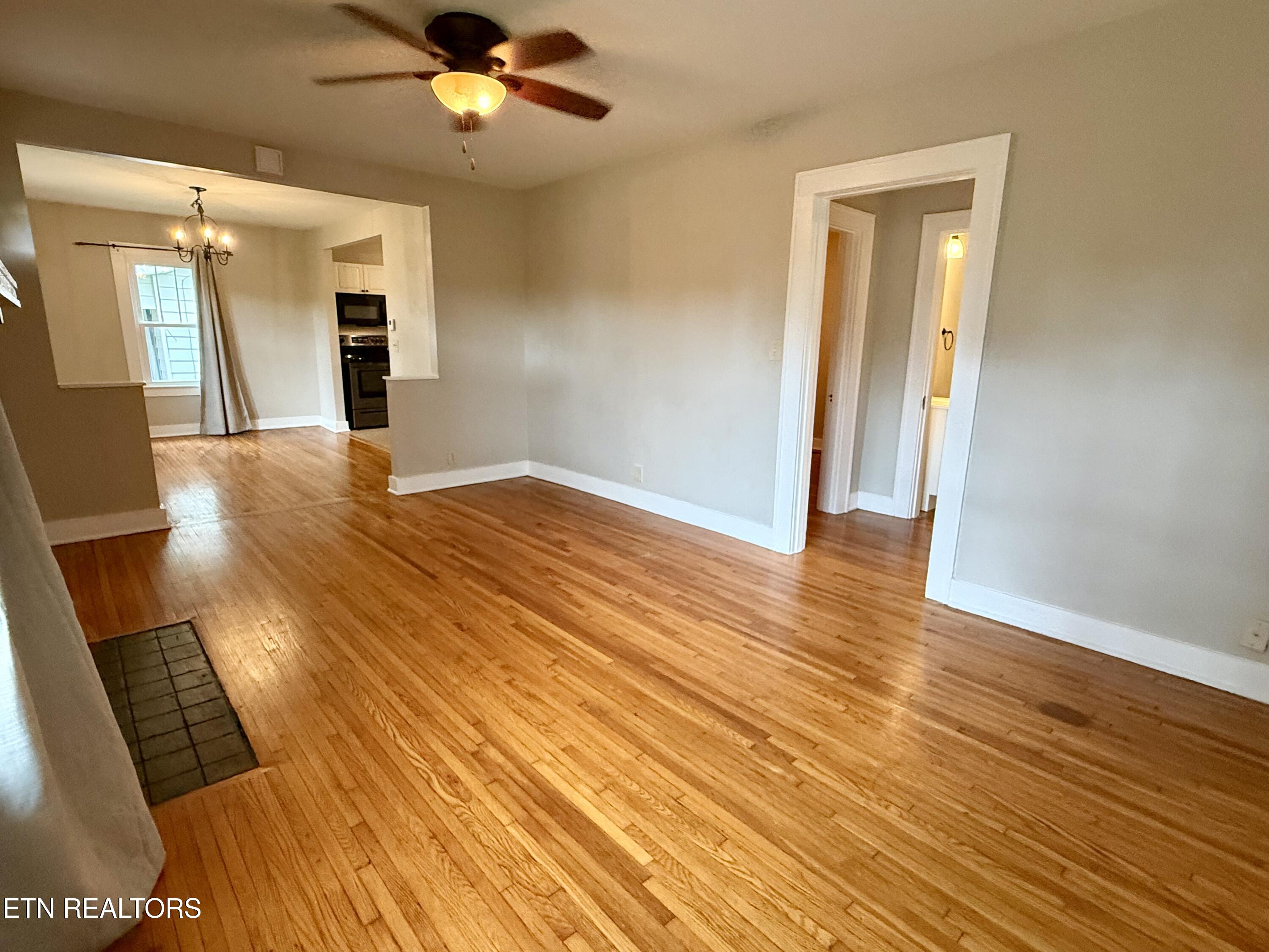 2327 Cedar Lane Knoxville TN 37918