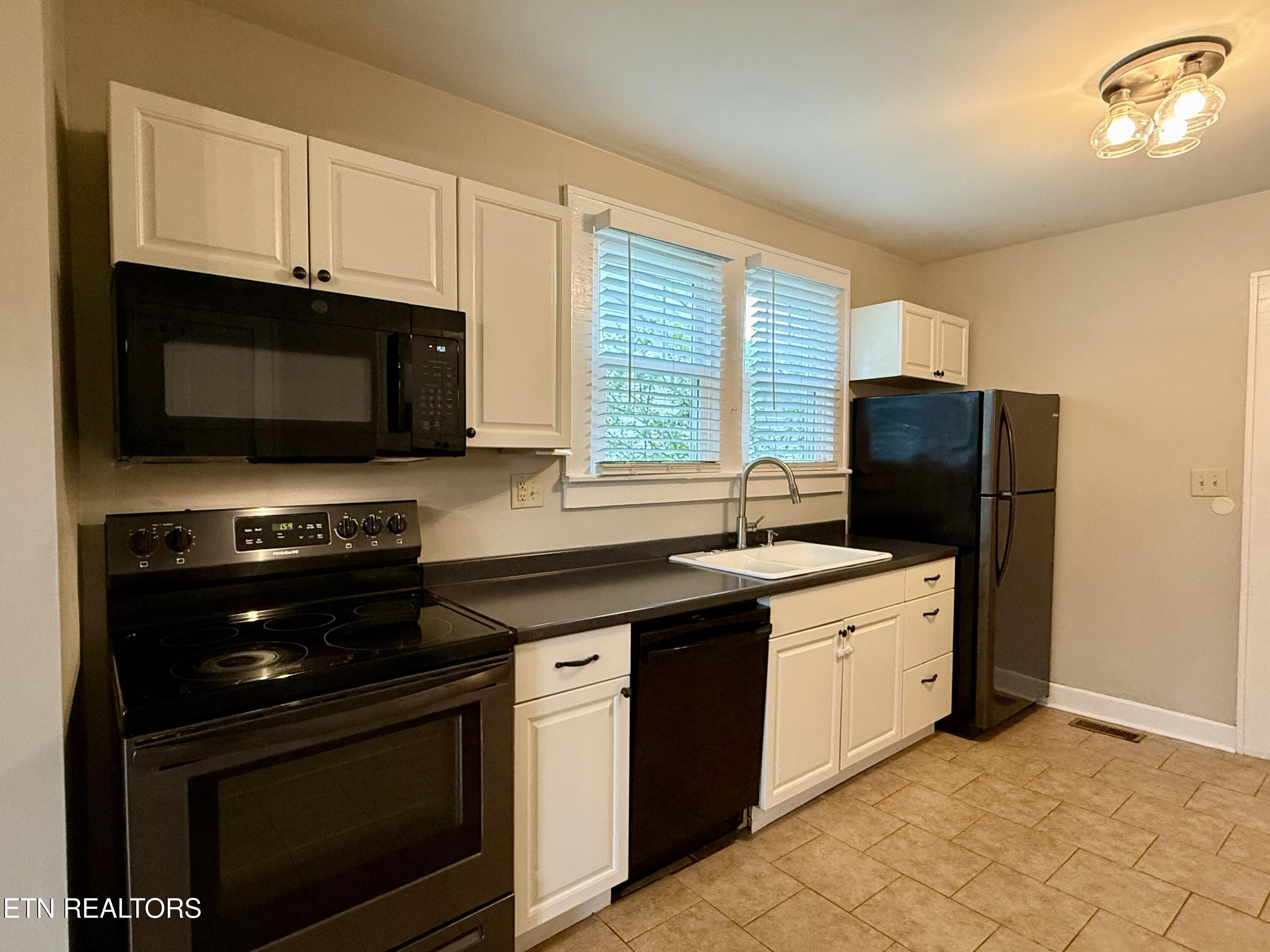 2327 Cedar Lane Knoxville TN 37918