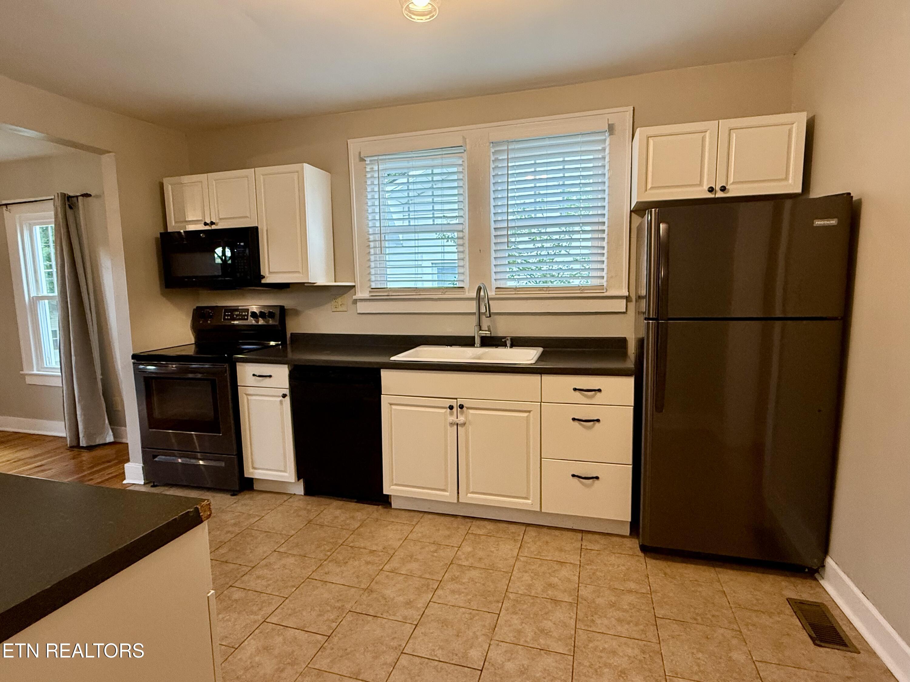 2327 Cedar Lane Knoxville TN 37918