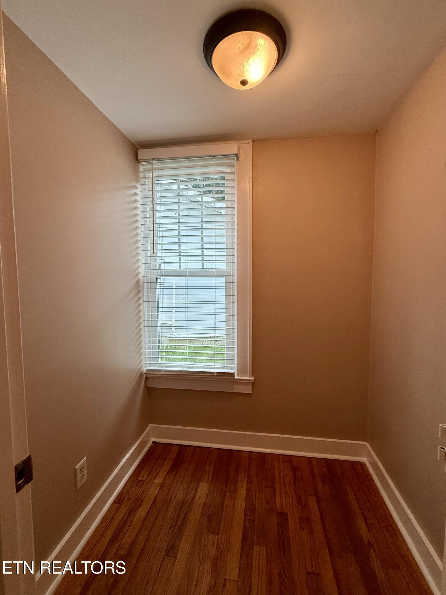 2327 Cedar Lane Knoxville TN 37918