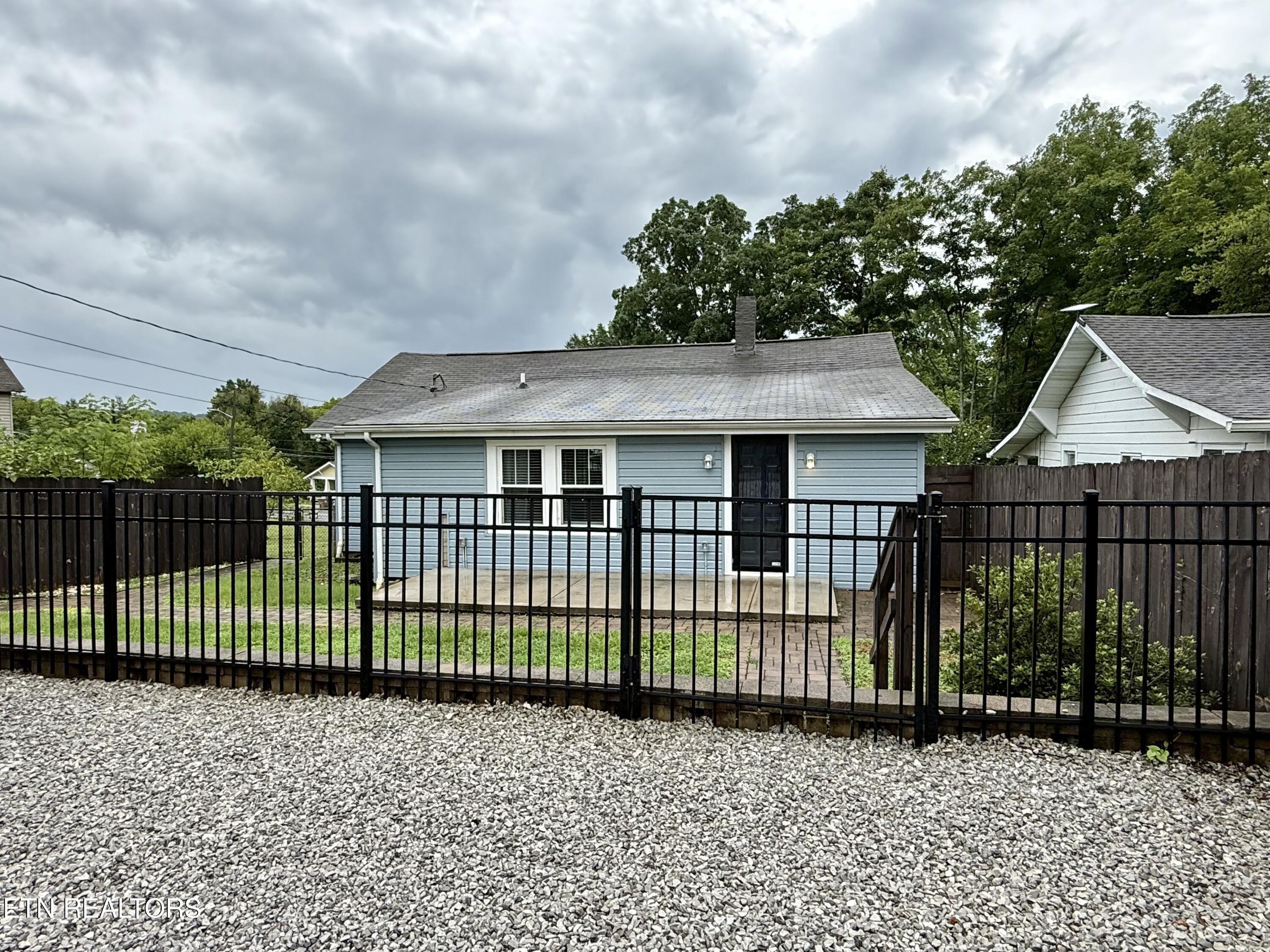 2327 Cedar Lane Knoxville TN 37918