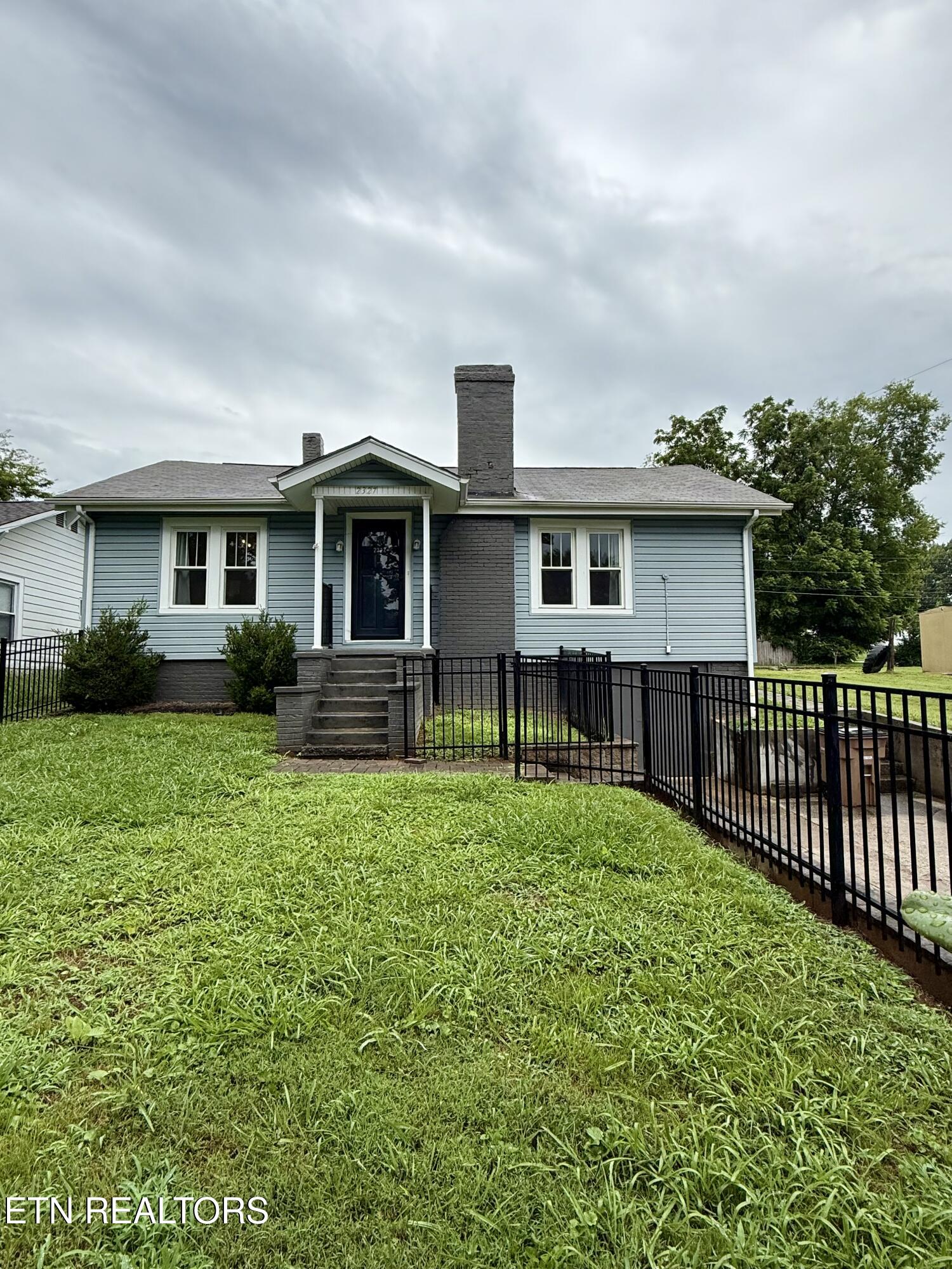 2327 Cedar Lane Knoxville TN 37918
