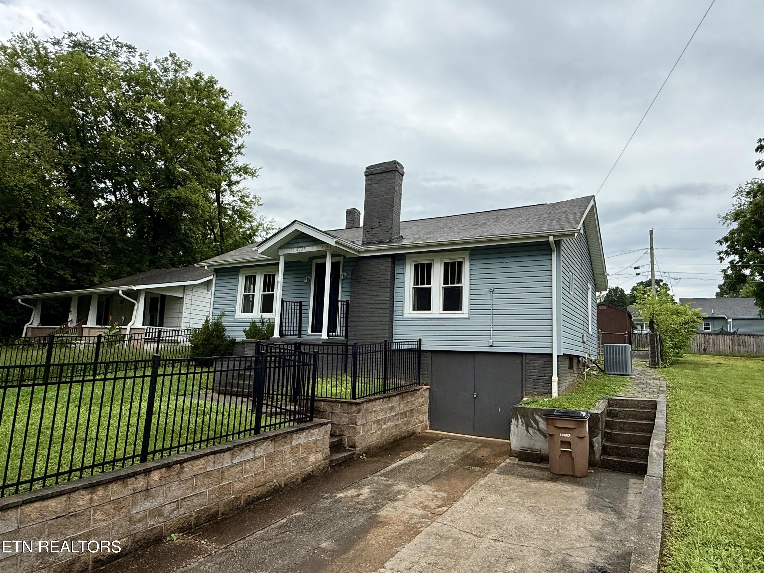 2327 Cedar Lane Knoxville TN 37918