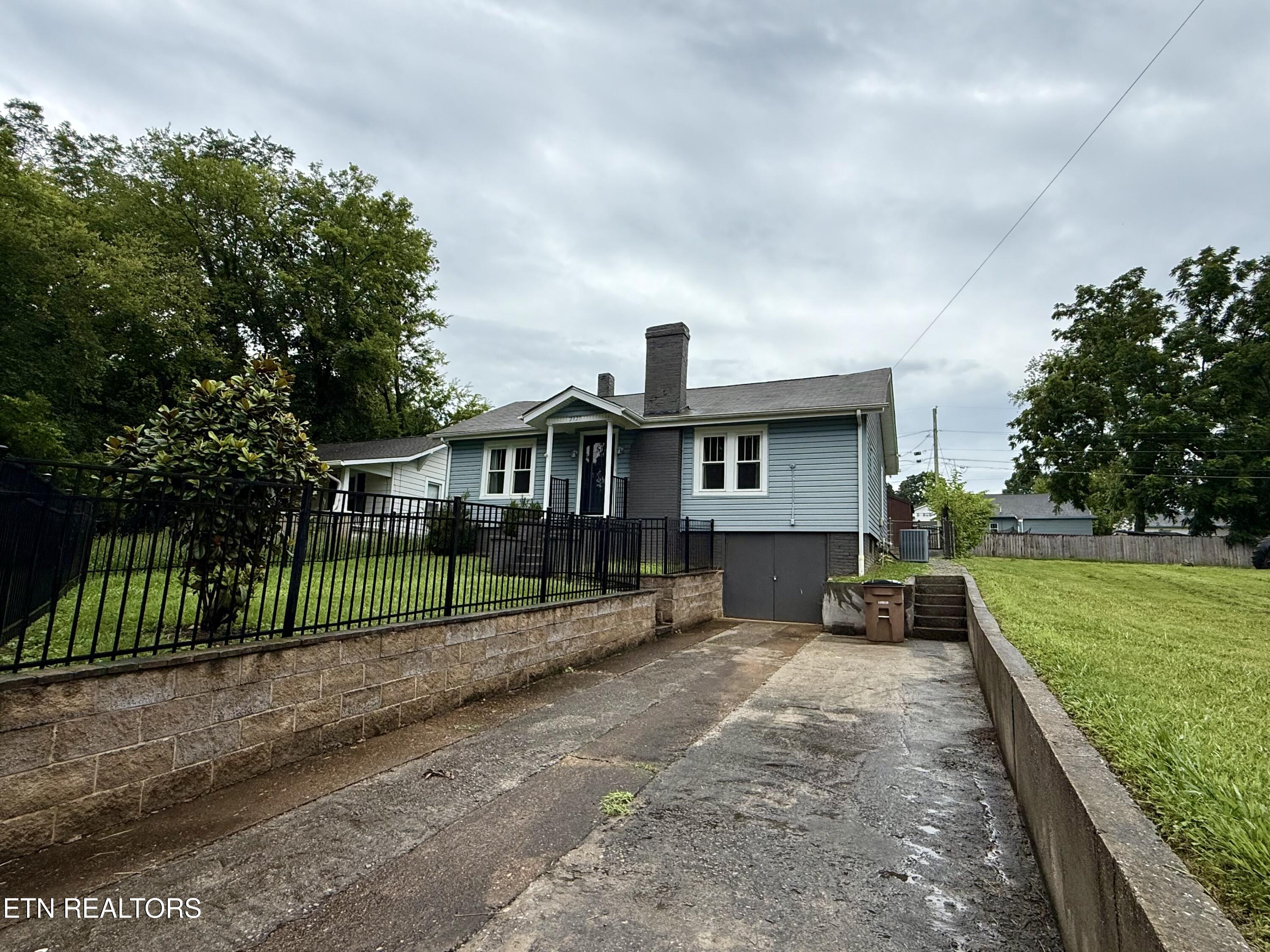 2327 Cedar Lane Knoxville TN 37918