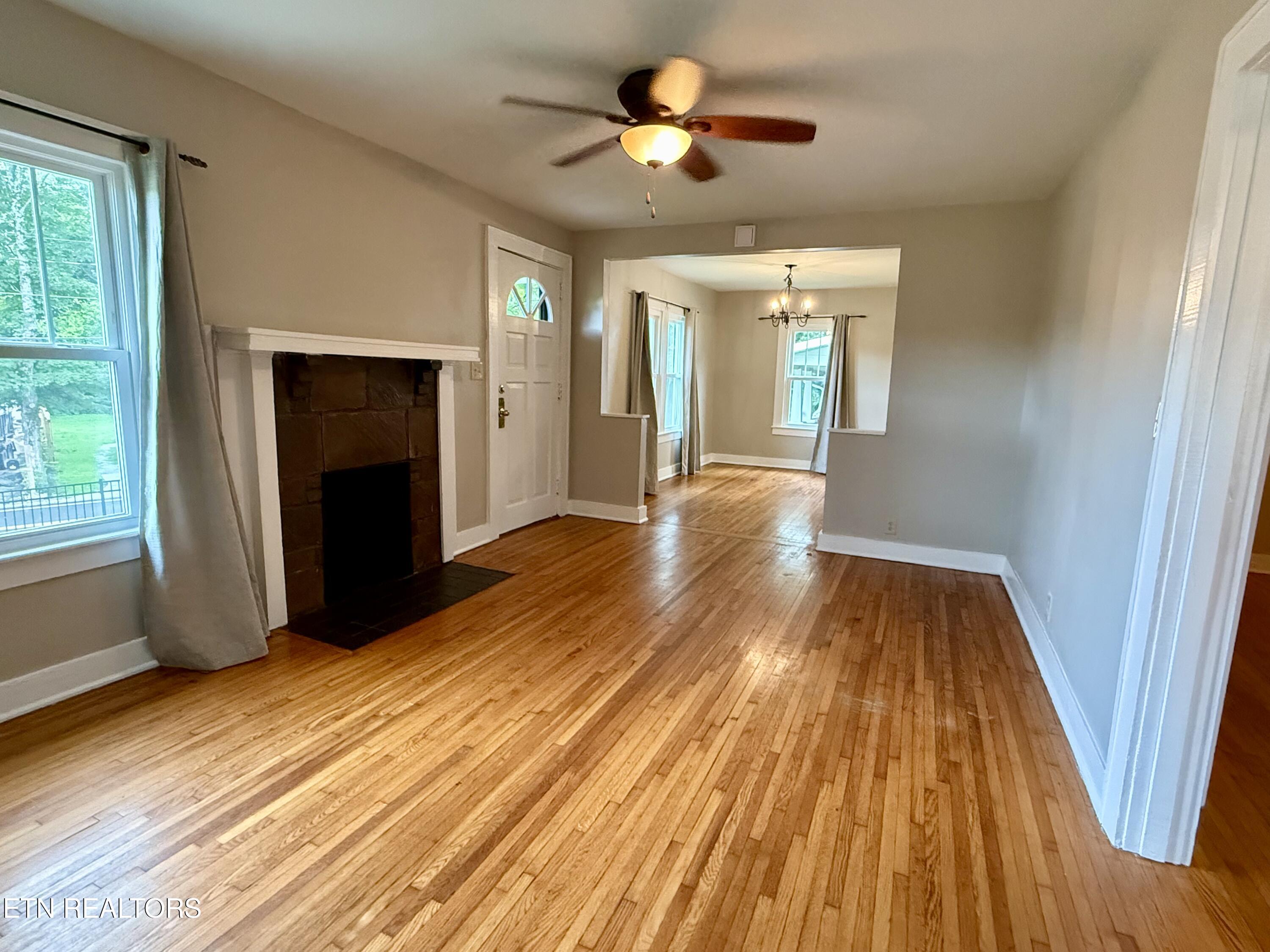 2327 Cedar Lane Knoxville TN 37918