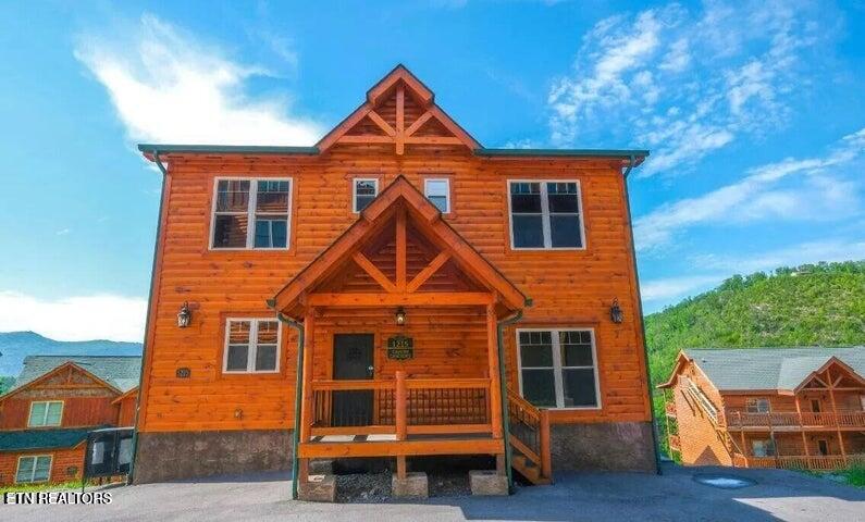 1215 Bird Nest Way Sevierville TN 37862
