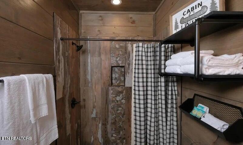 1215 Bird Nest Way Sevierville TN 37862