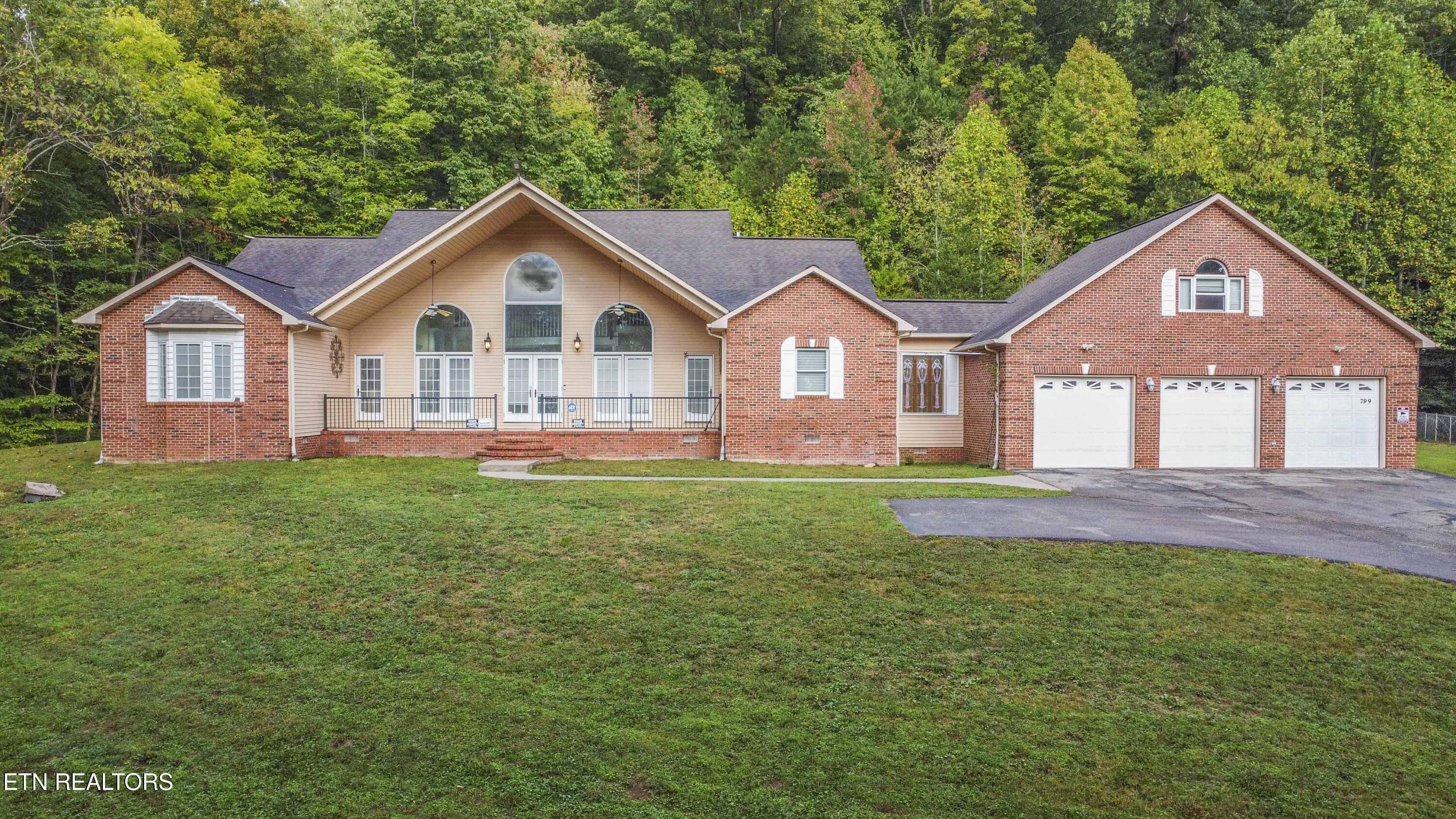 799 Twin Hills Lane Jacksboro TN 37757