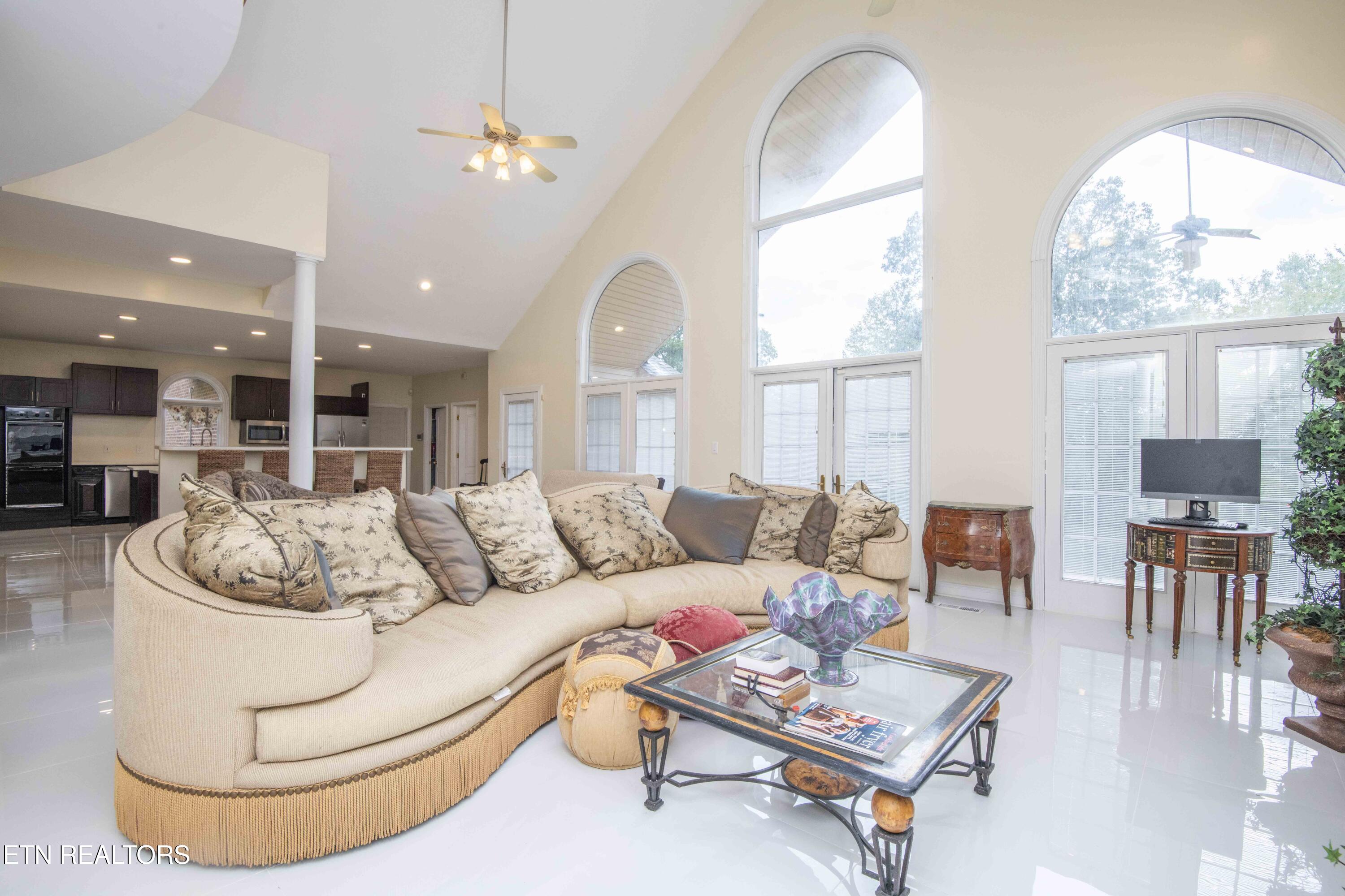 799 Twin Hills Lane Jacksboro TN 37757