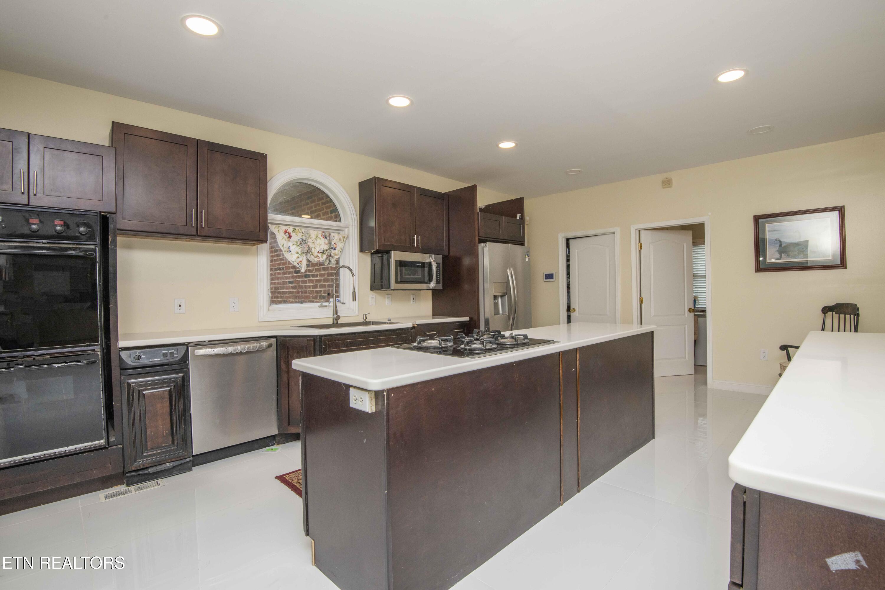 799 Twin Hills Lane Jacksboro TN 37757