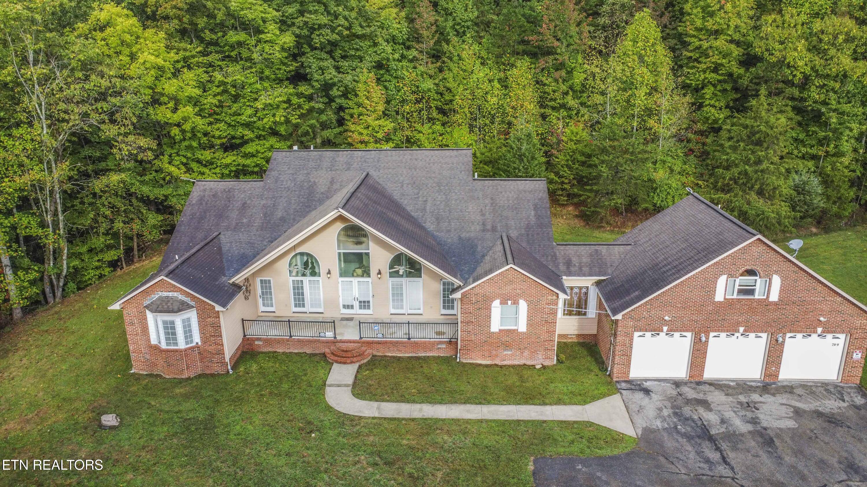799 Twin Hills Lane Jacksboro TN 37757