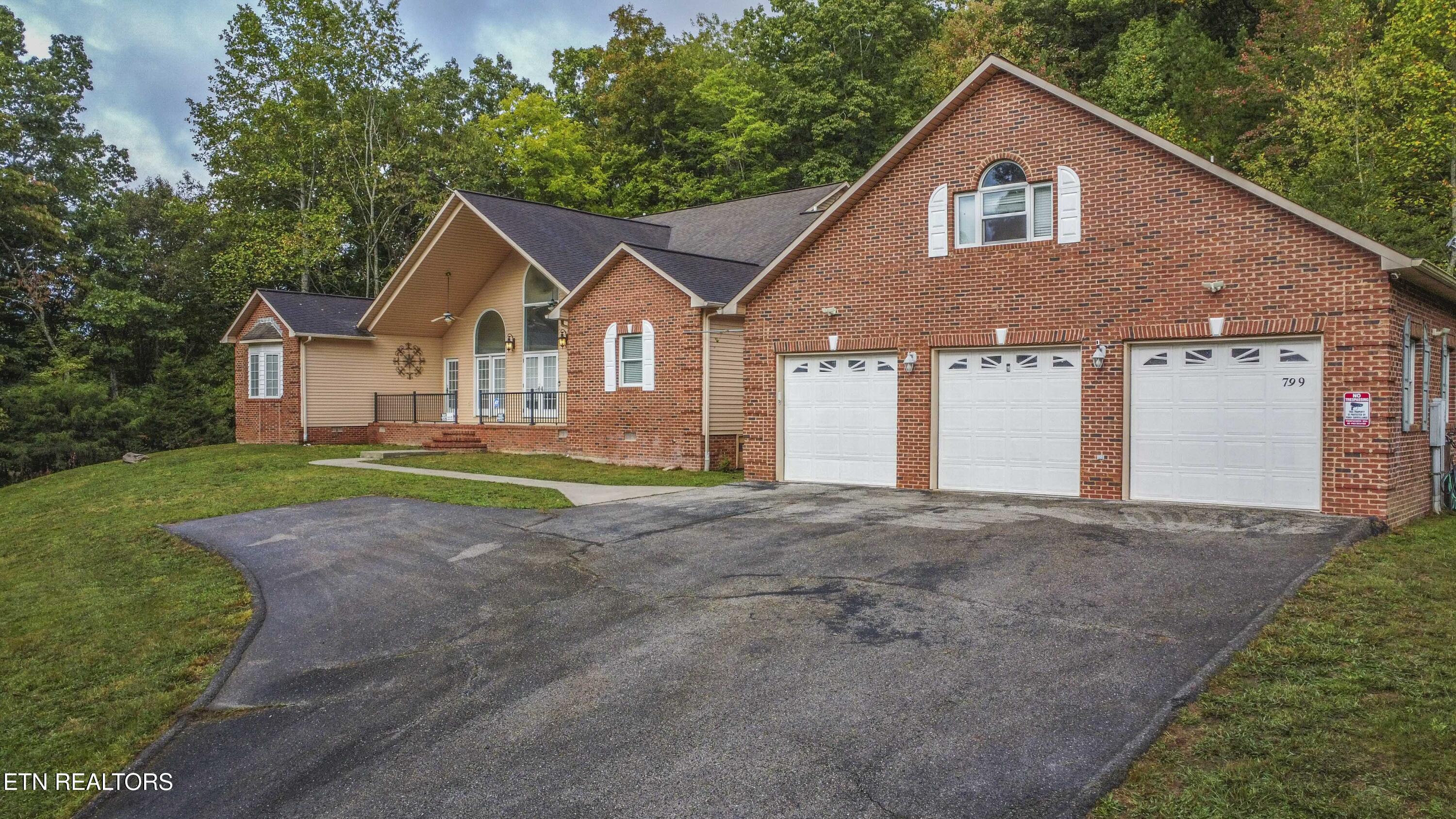 799 Twin Hills Lane Jacksboro TN 37757