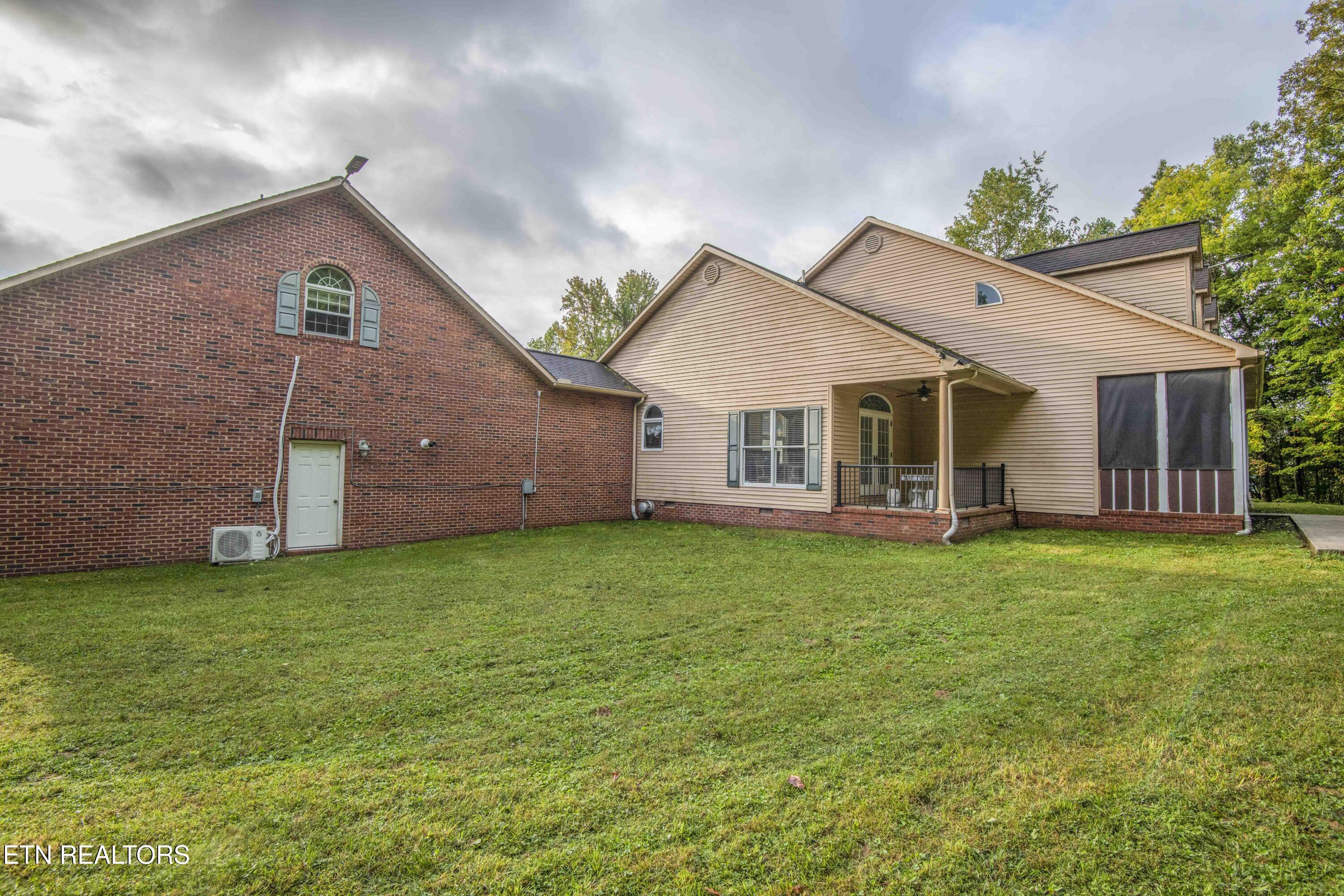 799 Twin Hills Lane Jacksboro TN 37757