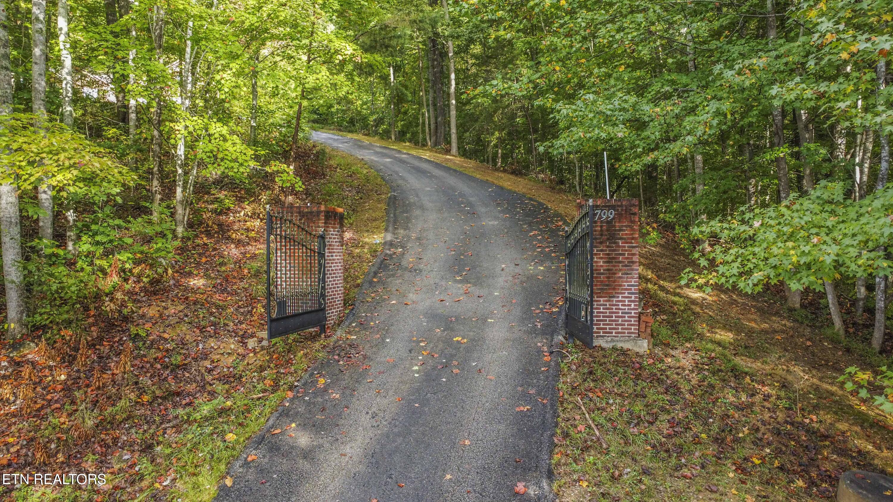 799 Twin Hills Lane Jacksboro TN 37757