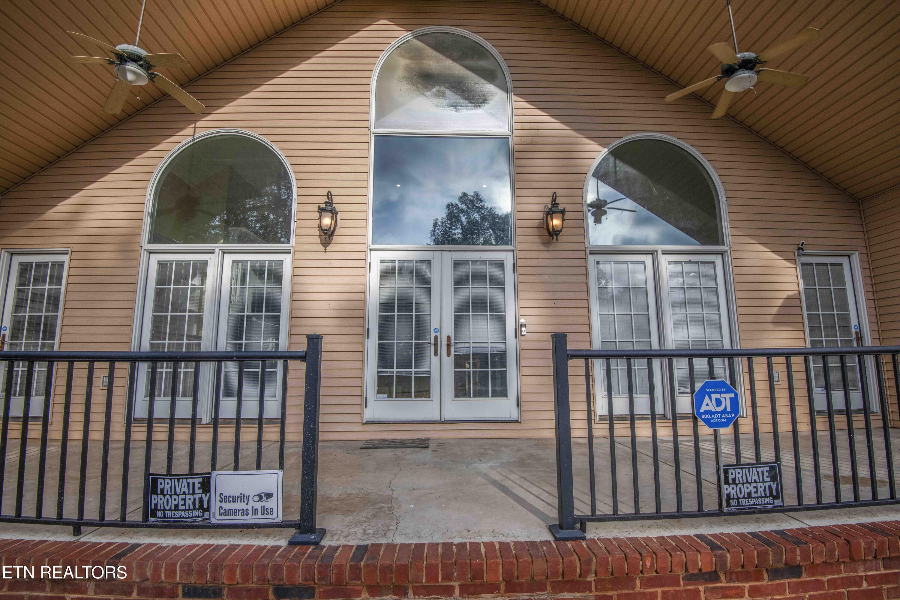 799 Twin Hills Lane Jacksboro TN 37757