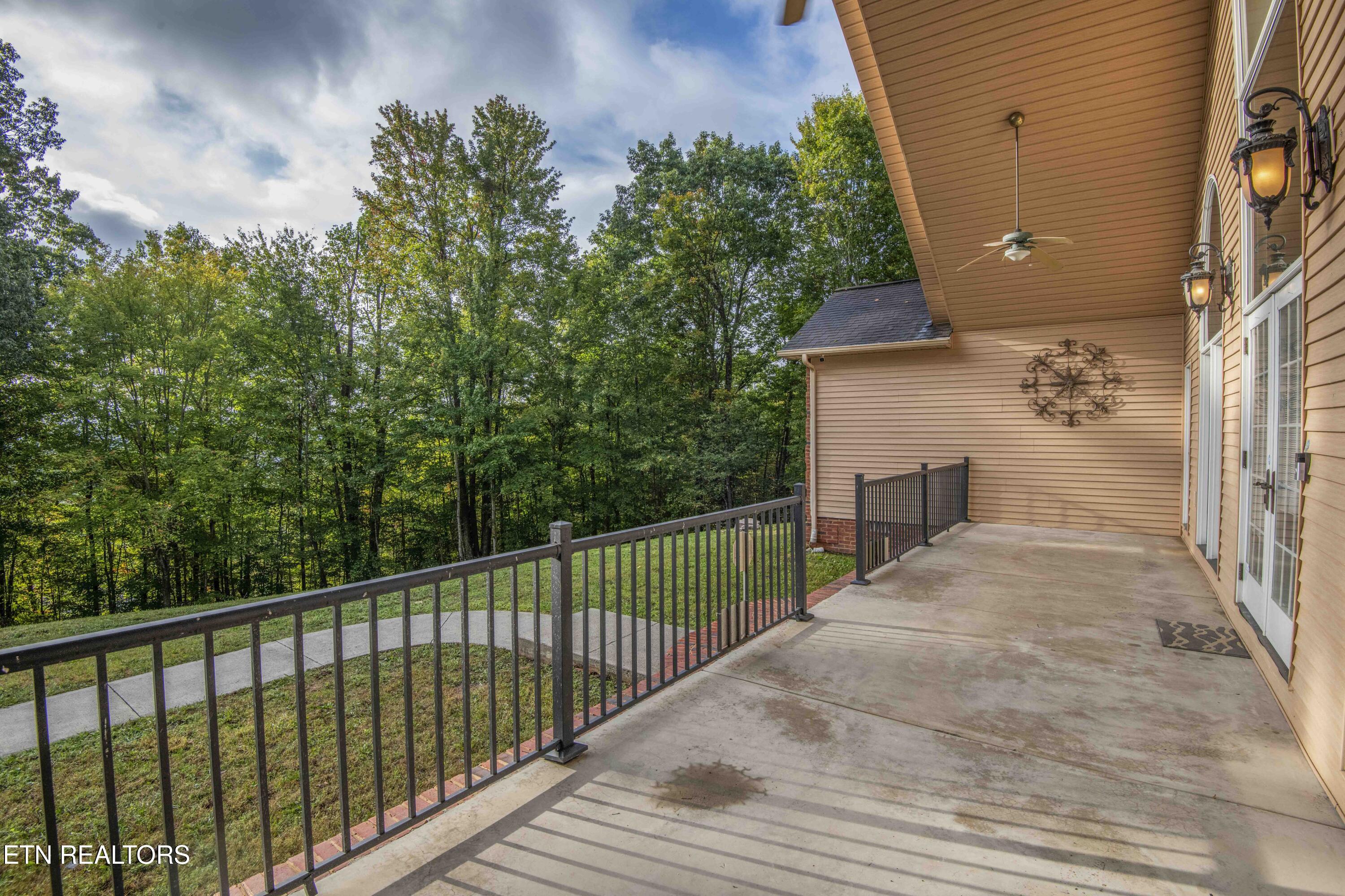 799 Twin Hills Lane Jacksboro TN 37757