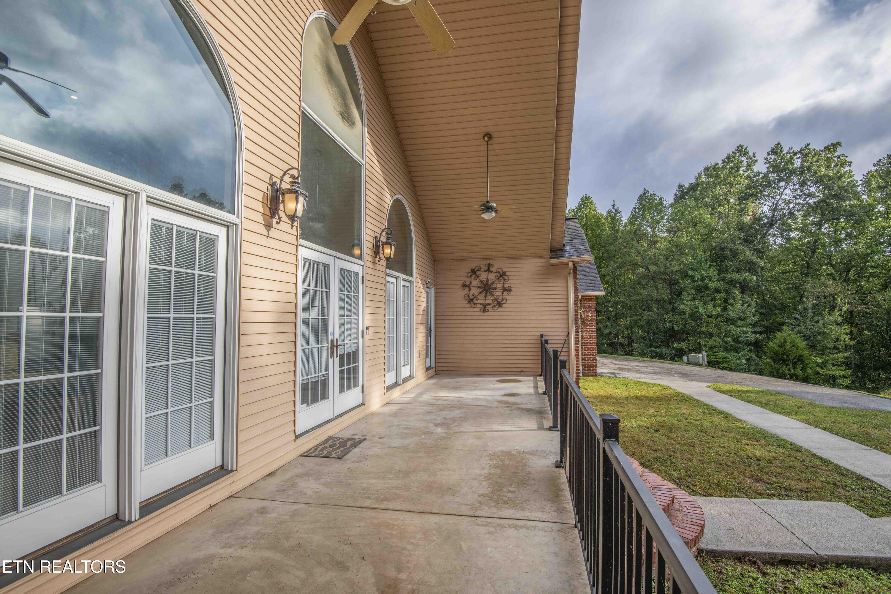 799 Twin Hills Lane Jacksboro TN 37757