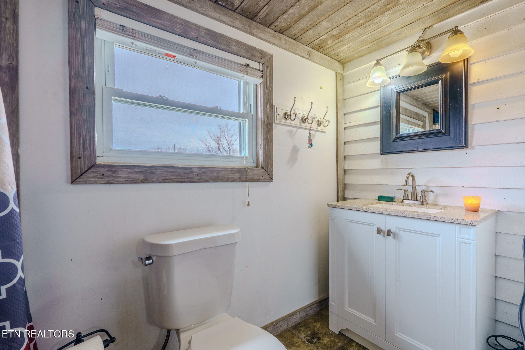 812 Marlow Circle Clinton TN 37716