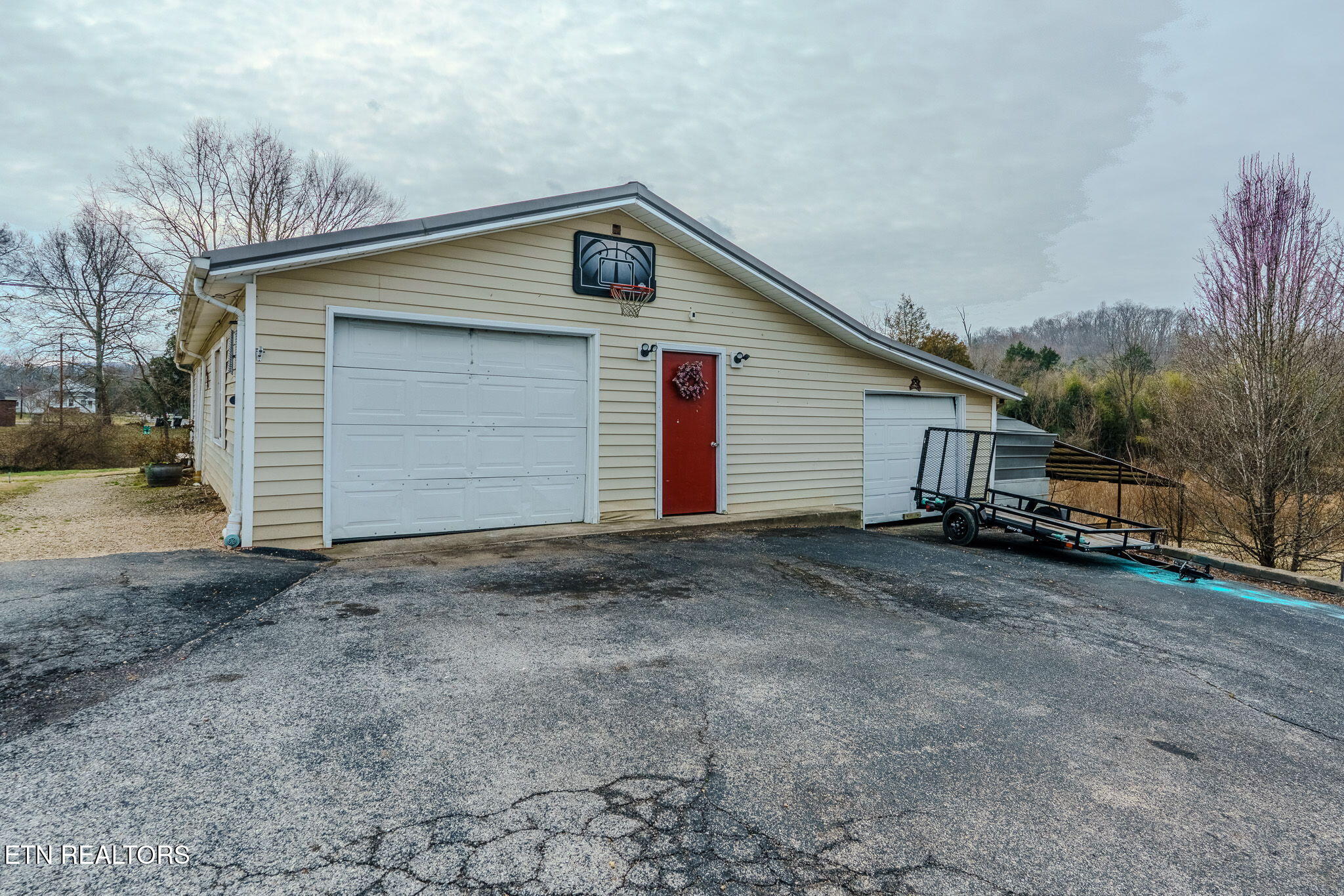 812 Marlow Circle Clinton TN 37716