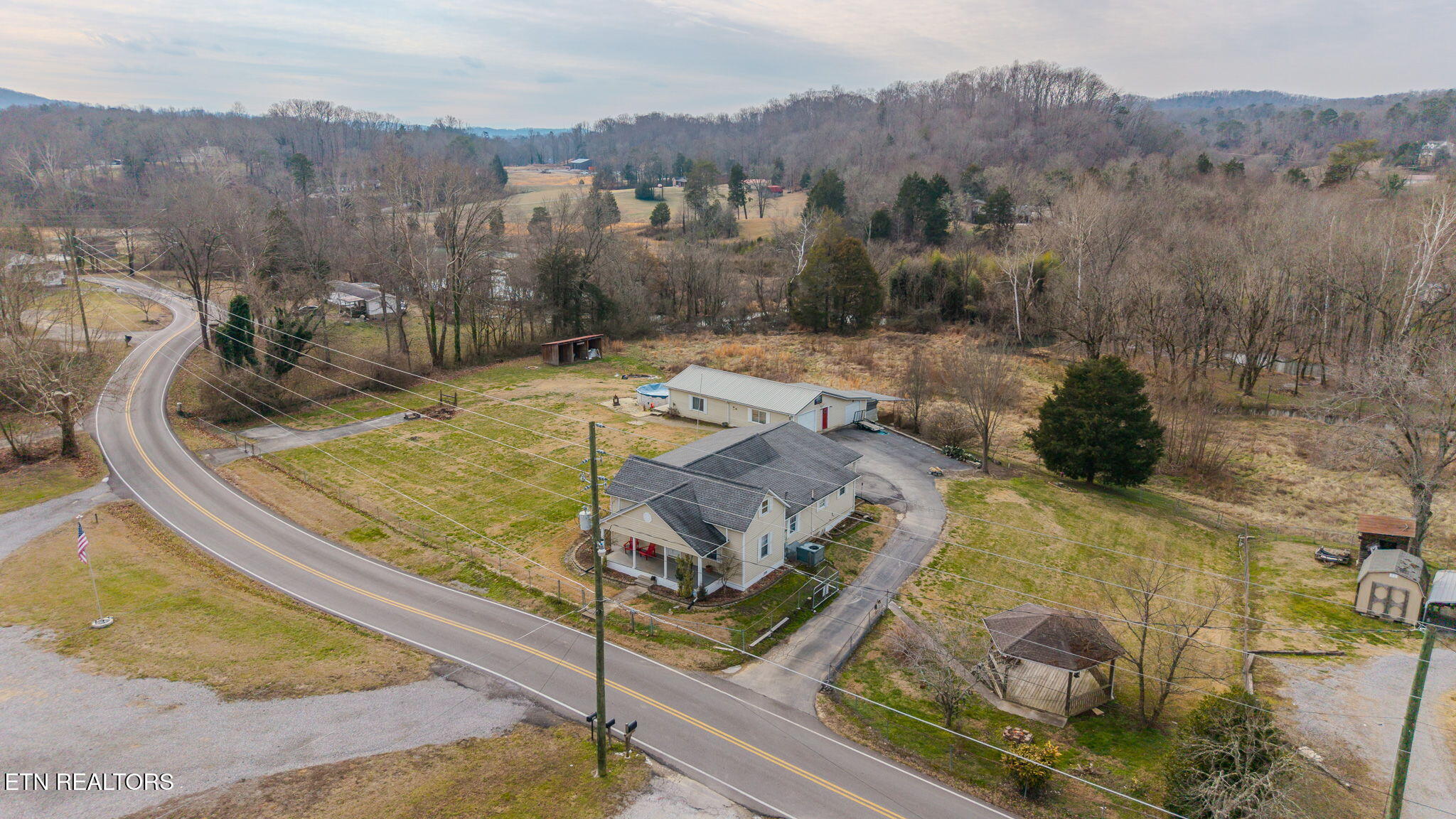 812 Marlow Circle Clinton TN 37716