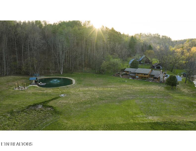 4242 Pearl Valley Road Sevierville TN 37876