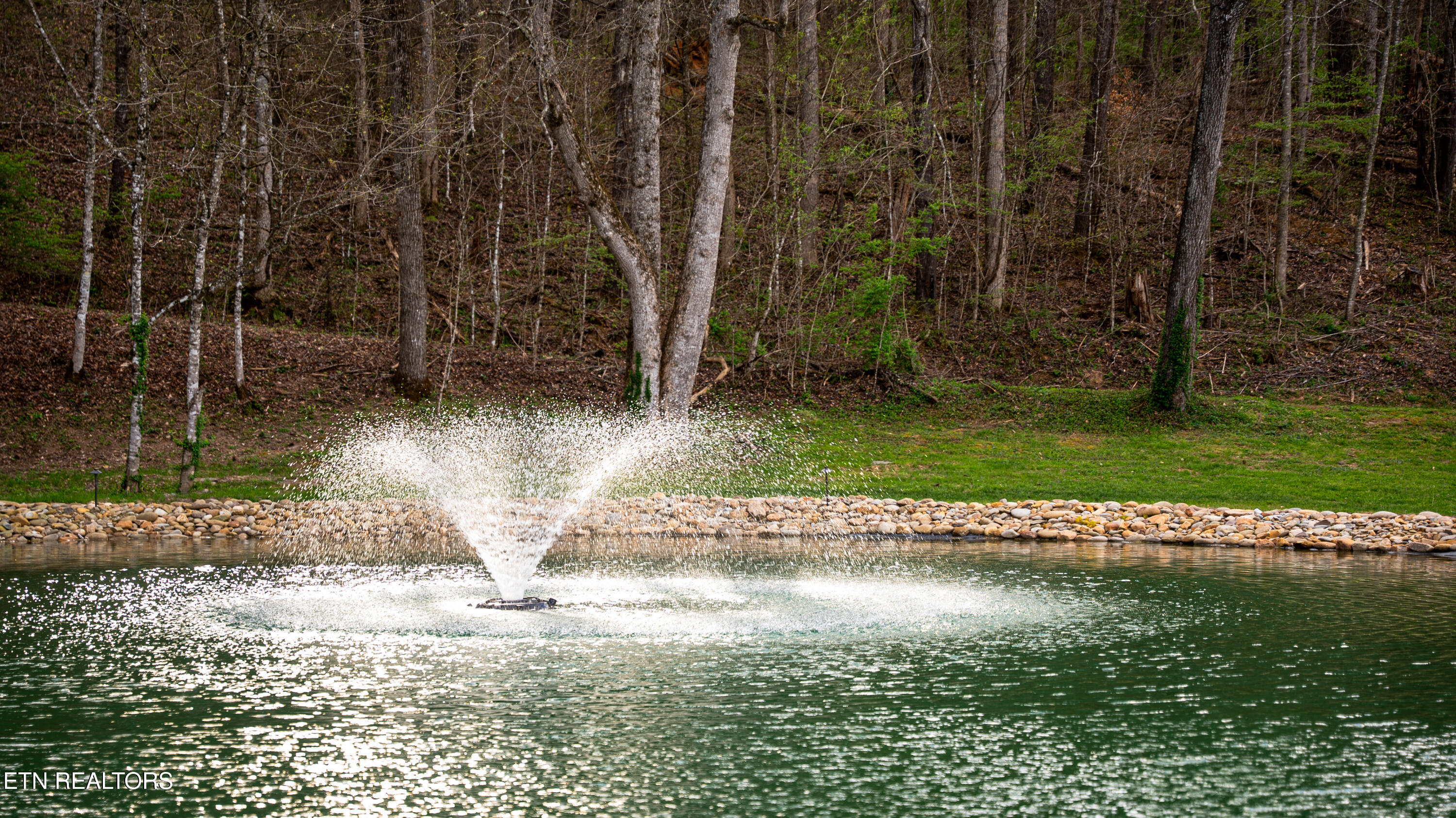 4242 Pearl Valley Road Sevierville TN 37876