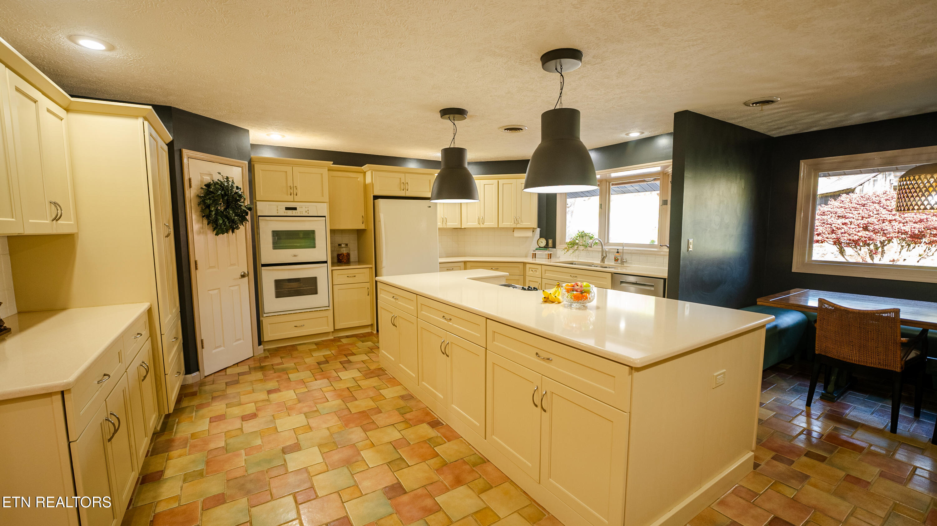 4242 Pearl Valley Road Sevierville TN 37876