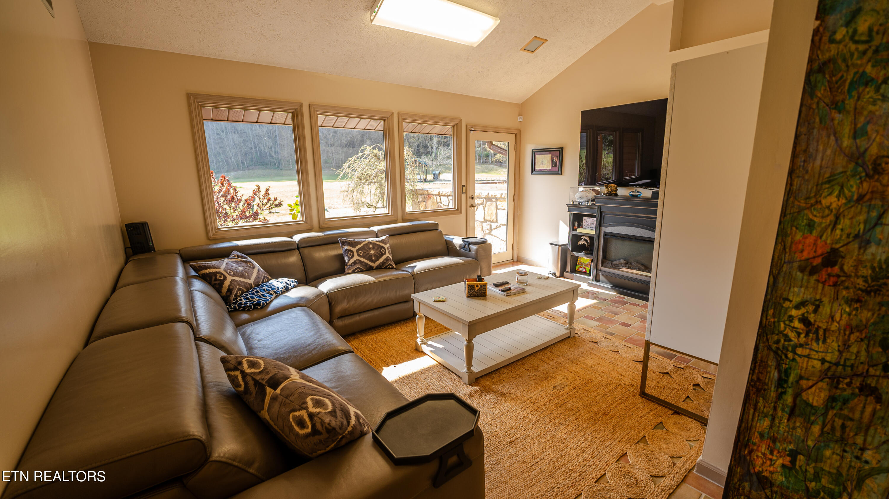 4242 Pearl Valley Road Sevierville TN 37876