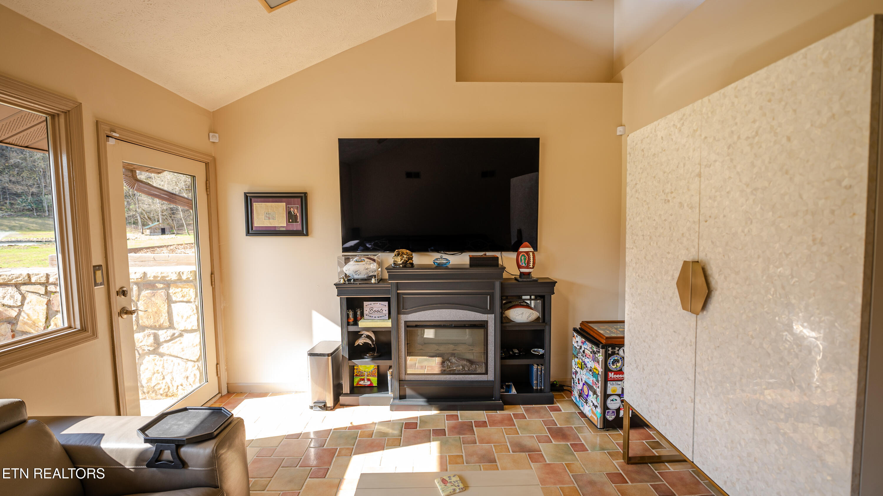 4242 Pearl Valley Road Sevierville TN 37876