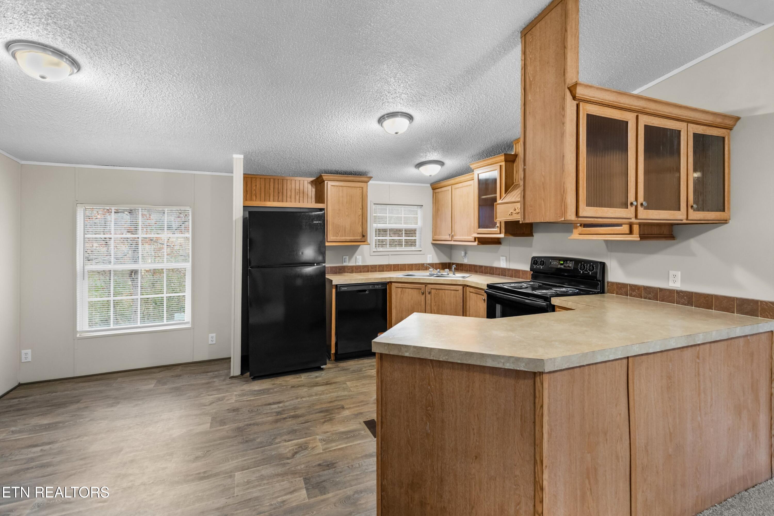 323 Oak Grove Lane Sharps Chapel TN 37866