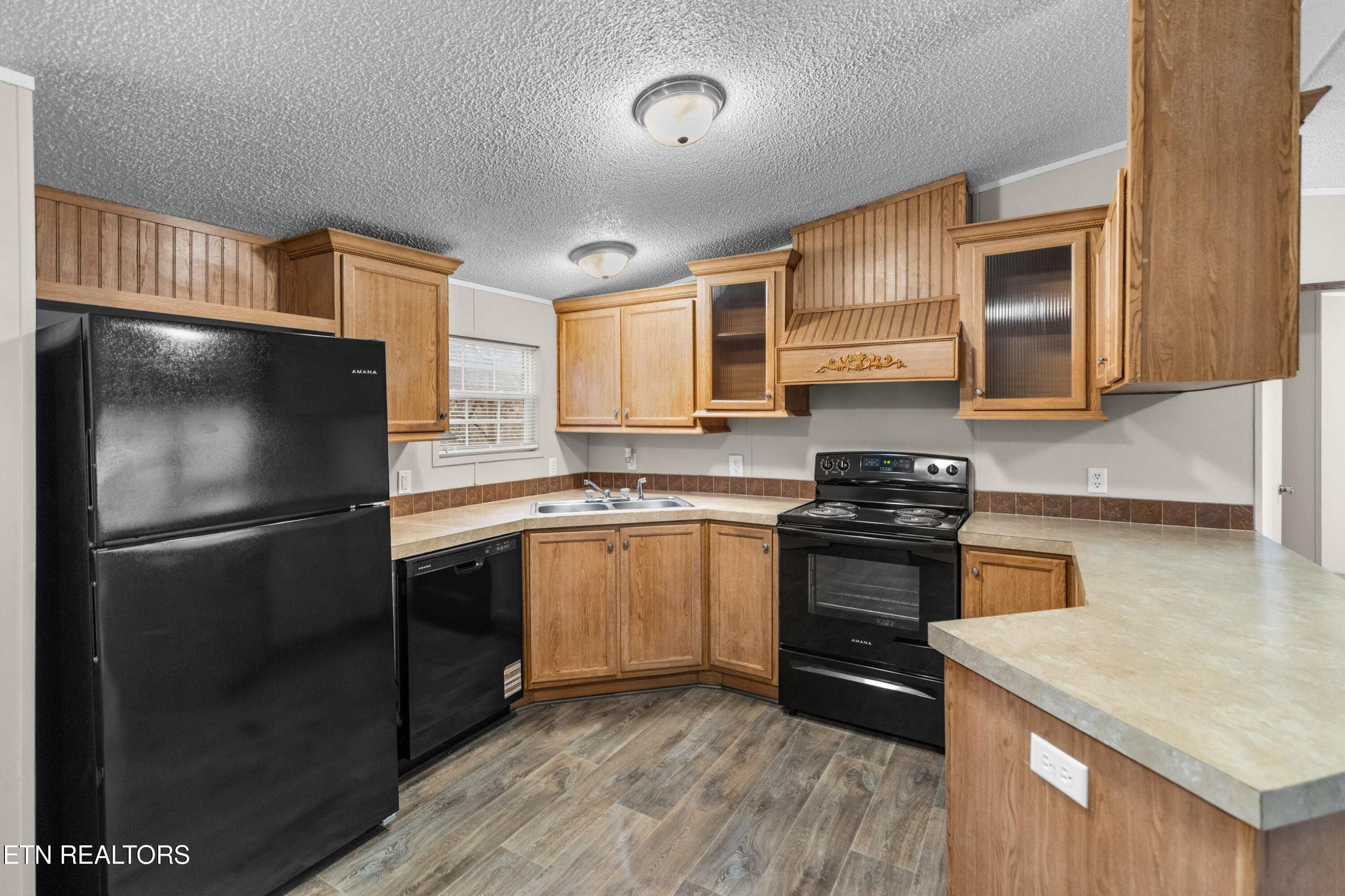 323 Oak Grove Lane Sharps Chapel TN 37866