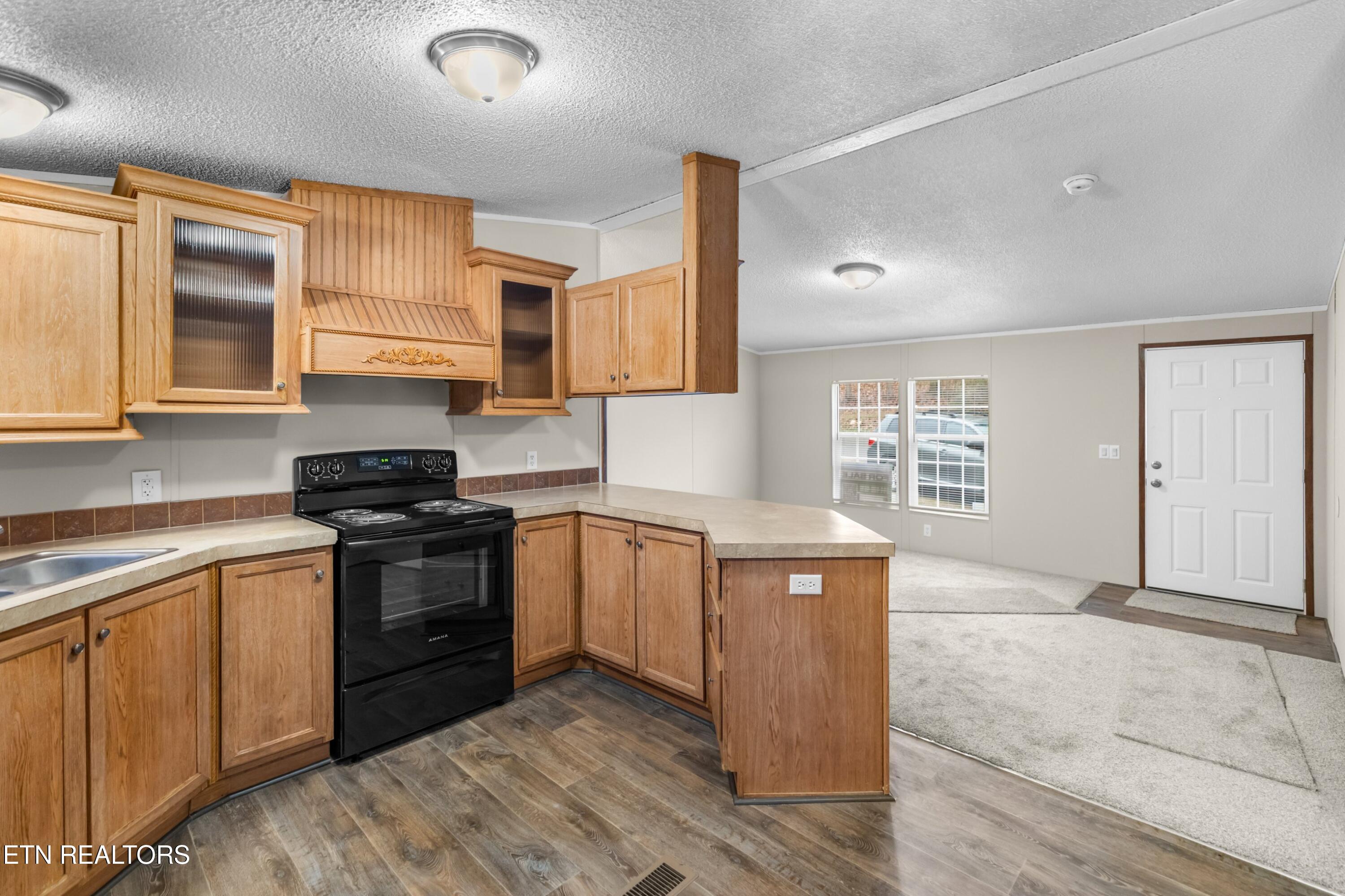323 Oak Grove Lane Sharps Chapel TN 37866