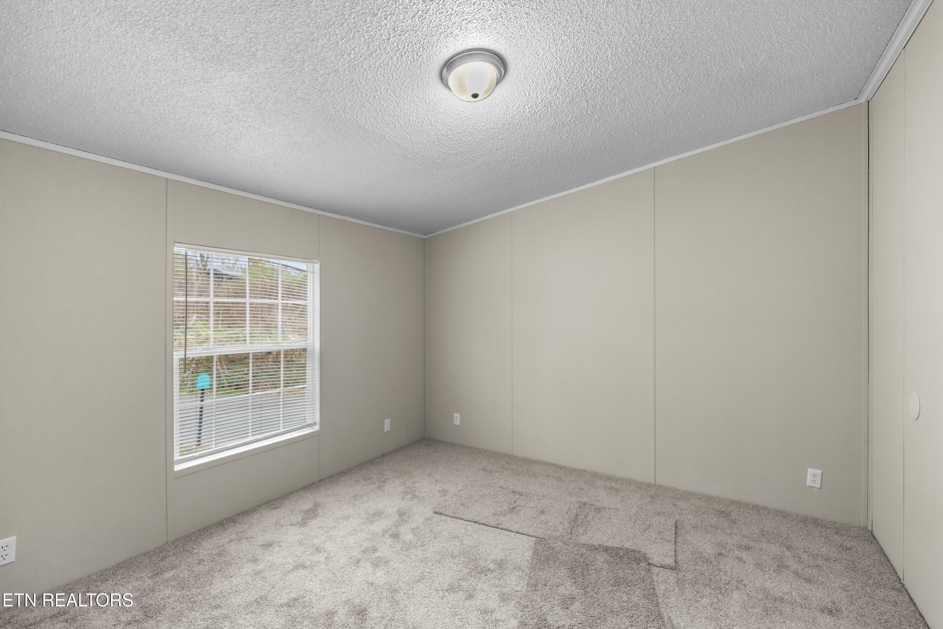 323 Oak Grove Lane Sharps Chapel TN 37866