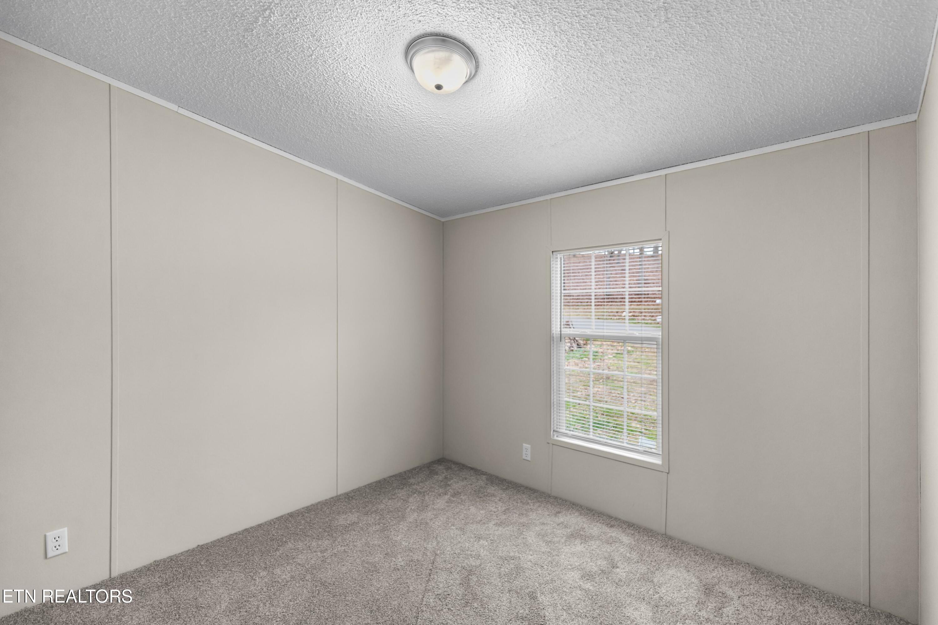 323 Oak Grove Lane Sharps Chapel TN 37866