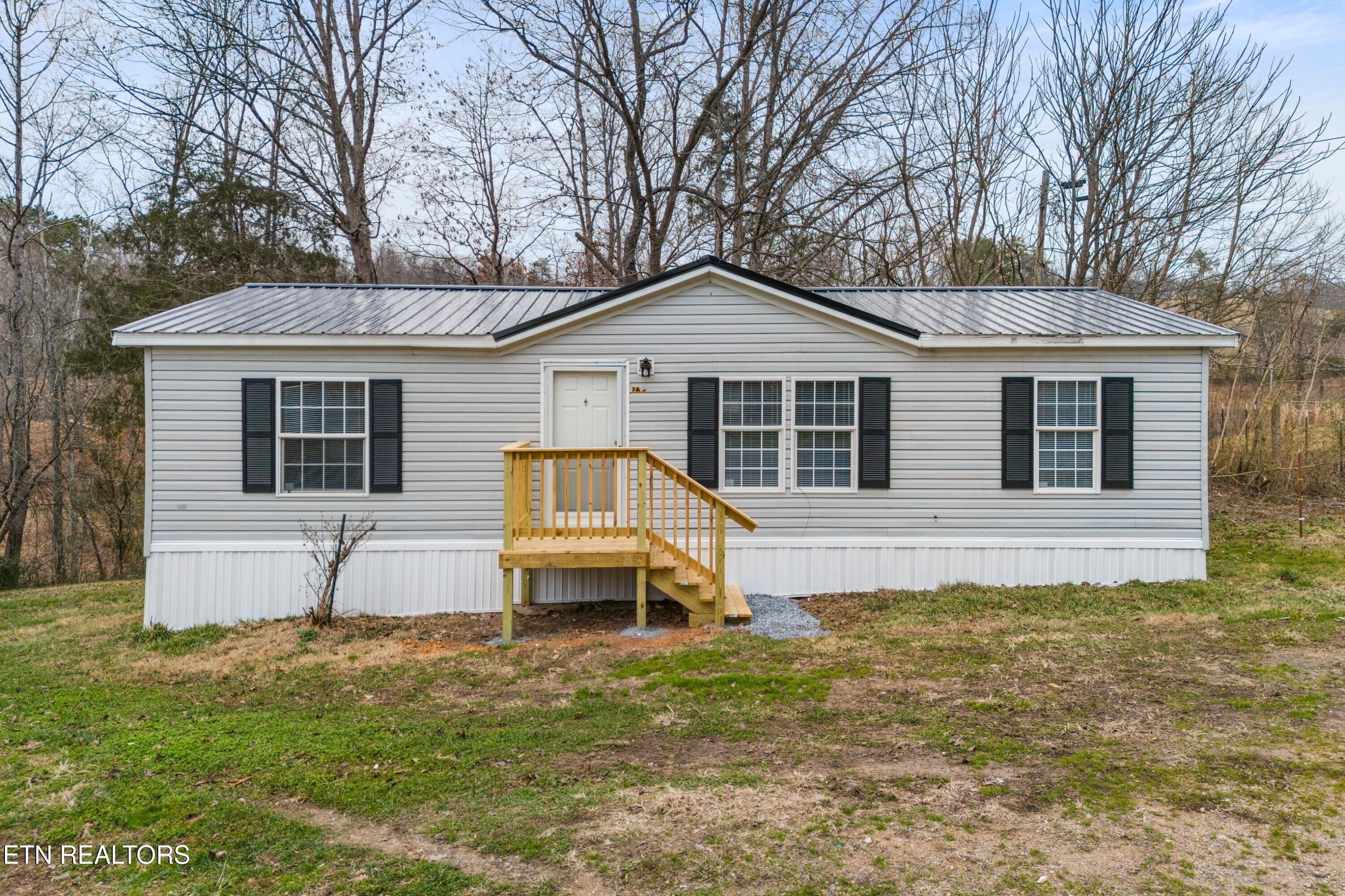 323 Oak Grove Lane Sharps Chapel TN 37866