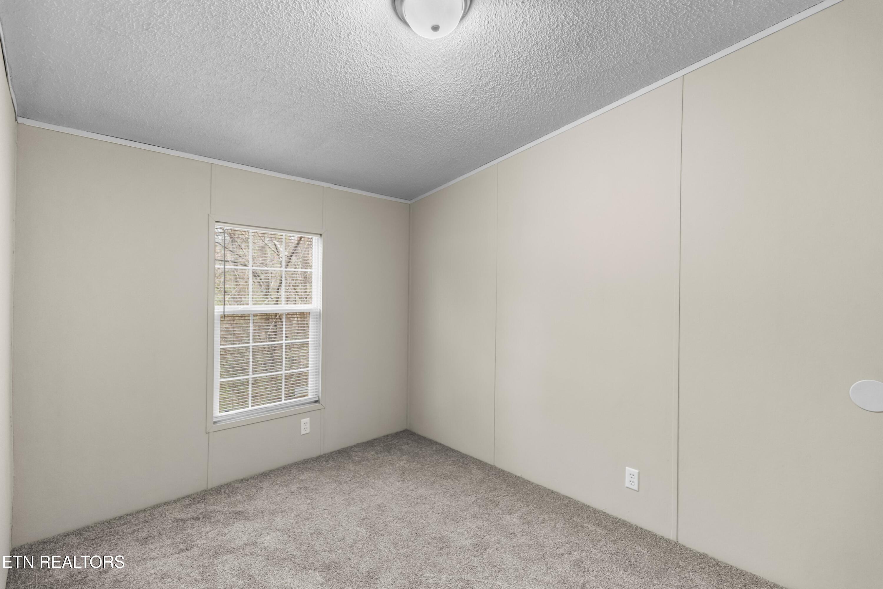 323 Oak Grove Lane Sharps Chapel TN 37866