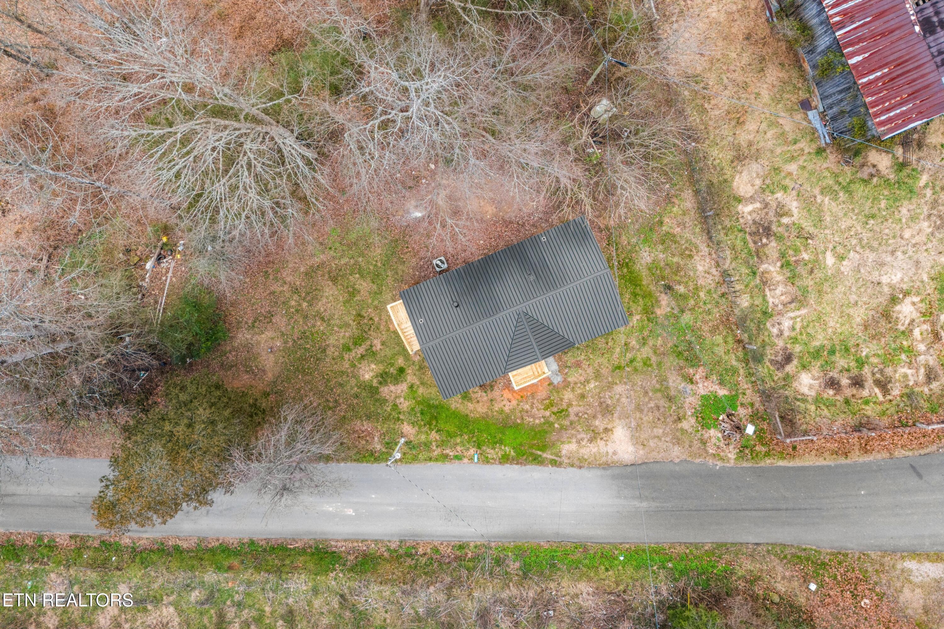 323 Oak Grove Lane Sharps Chapel TN 37866